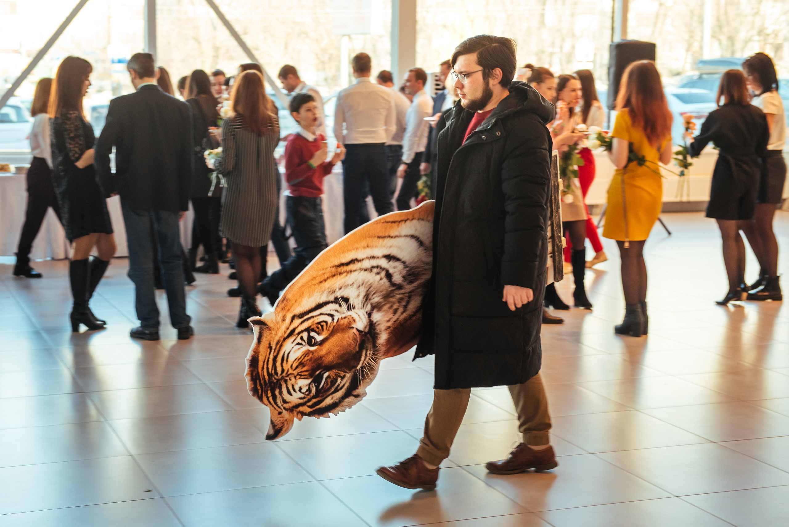 Фотосъемка репортажа с празднования 8 марта в KIA-центре, Челябинск. Свадебный и просто хороший фотограф в Челябинске