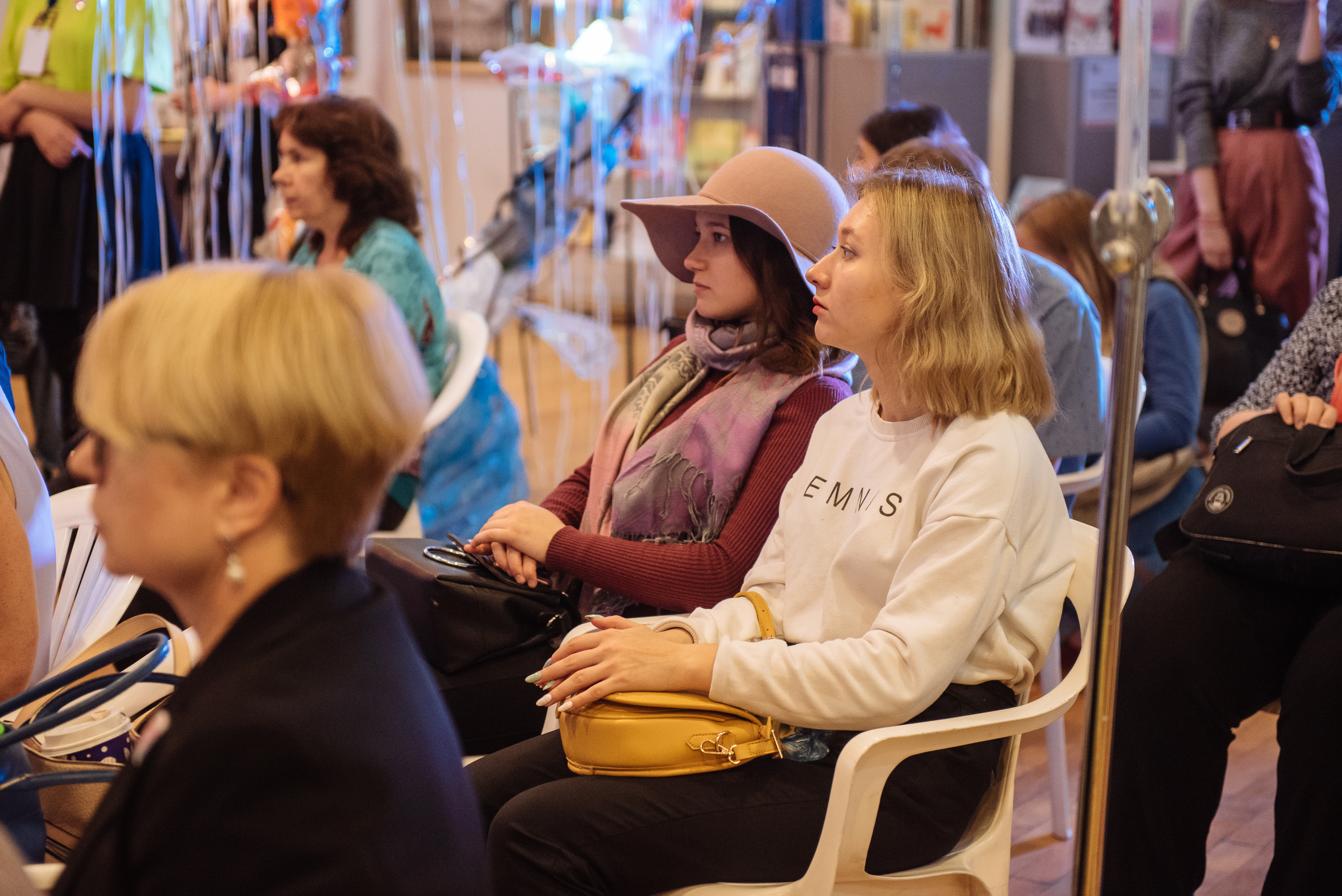 Южноуральская книжная выставка-ярмарка в Союзе Художников, Челябинск. Свадебный и просто хороший фотограф в Челябинске