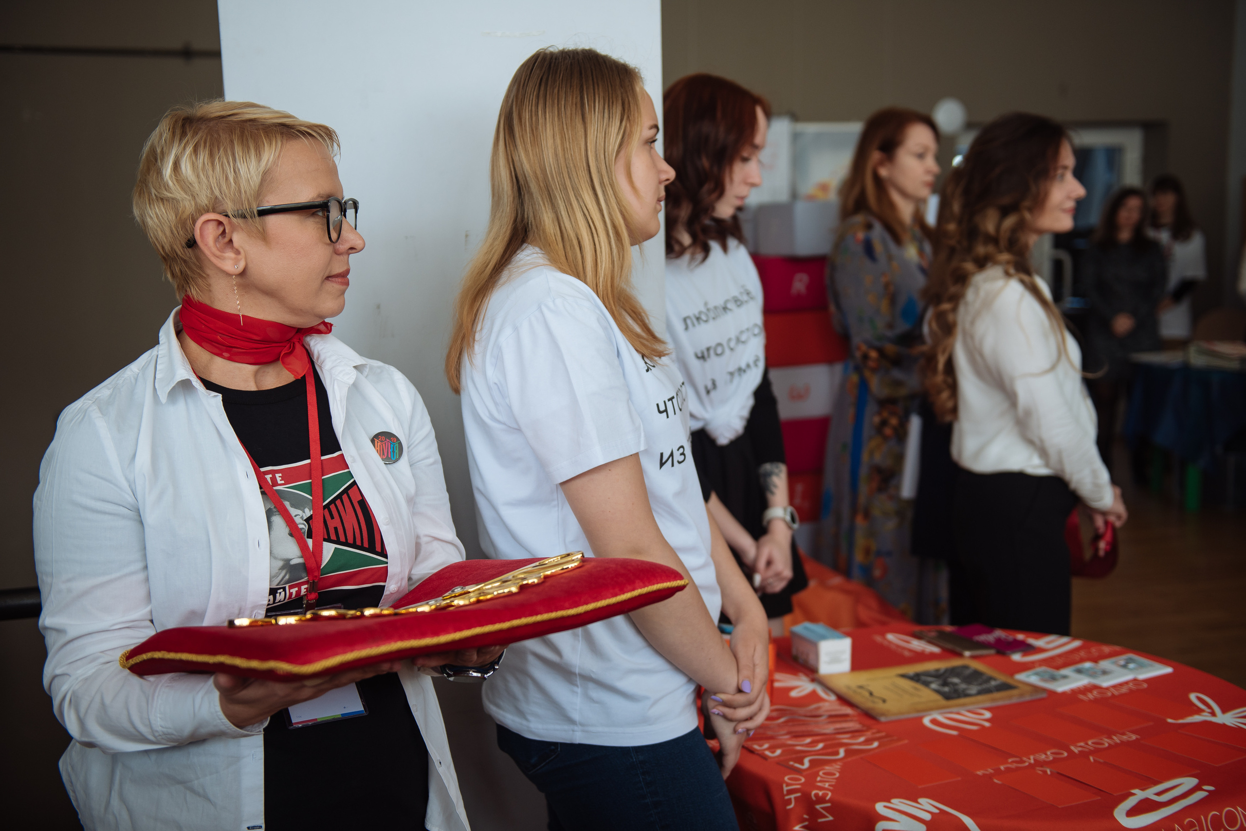 Южноуральская книжная выставка-ярмарка в Союзе Художников, Челябинск. Свадебный и просто хороший фотограф в Челябинске