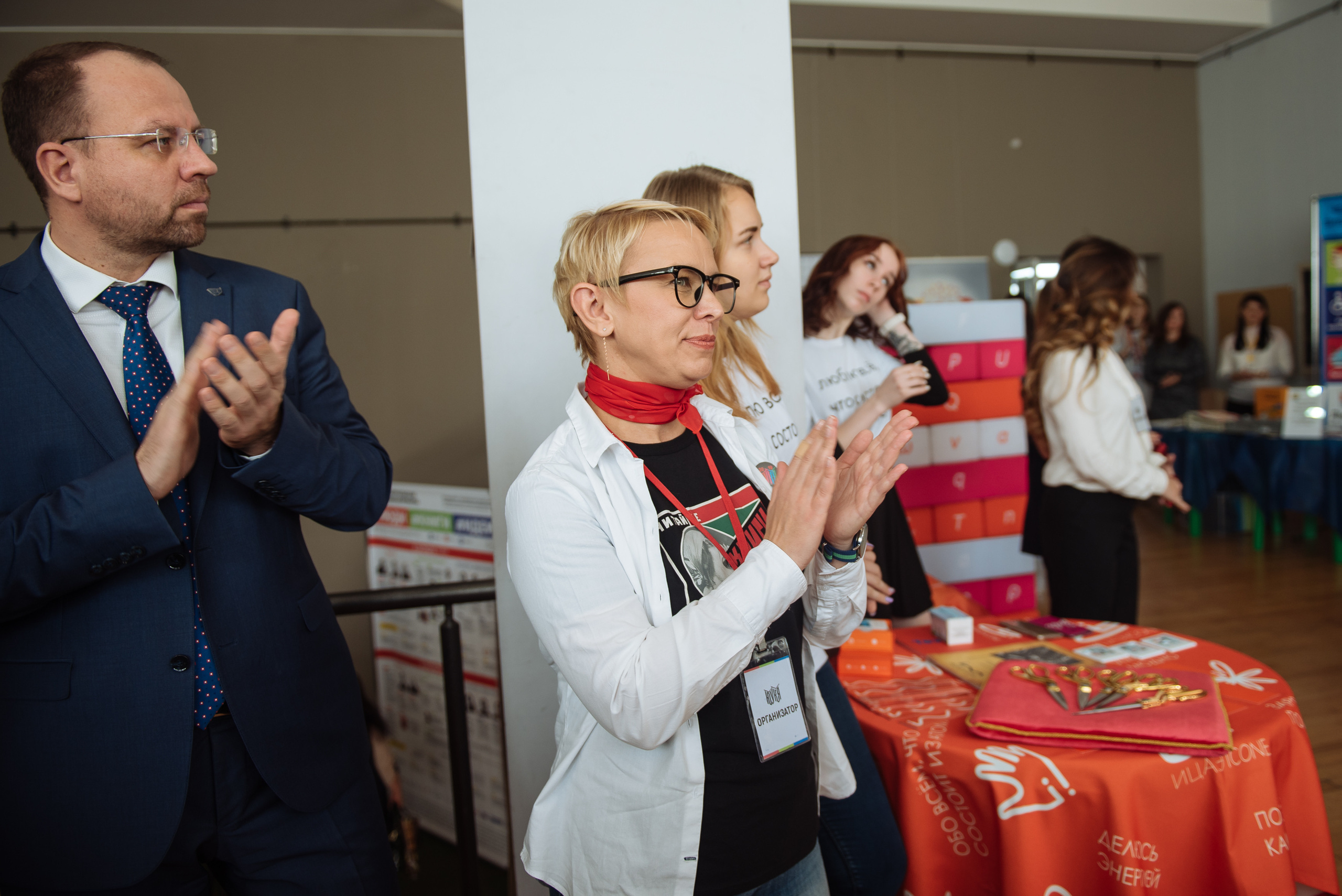 Южноуральская книжная выставка-ярмарка в Союзе Художников, Челябинск. Свадебный и просто хороший фотограф в Челябинске