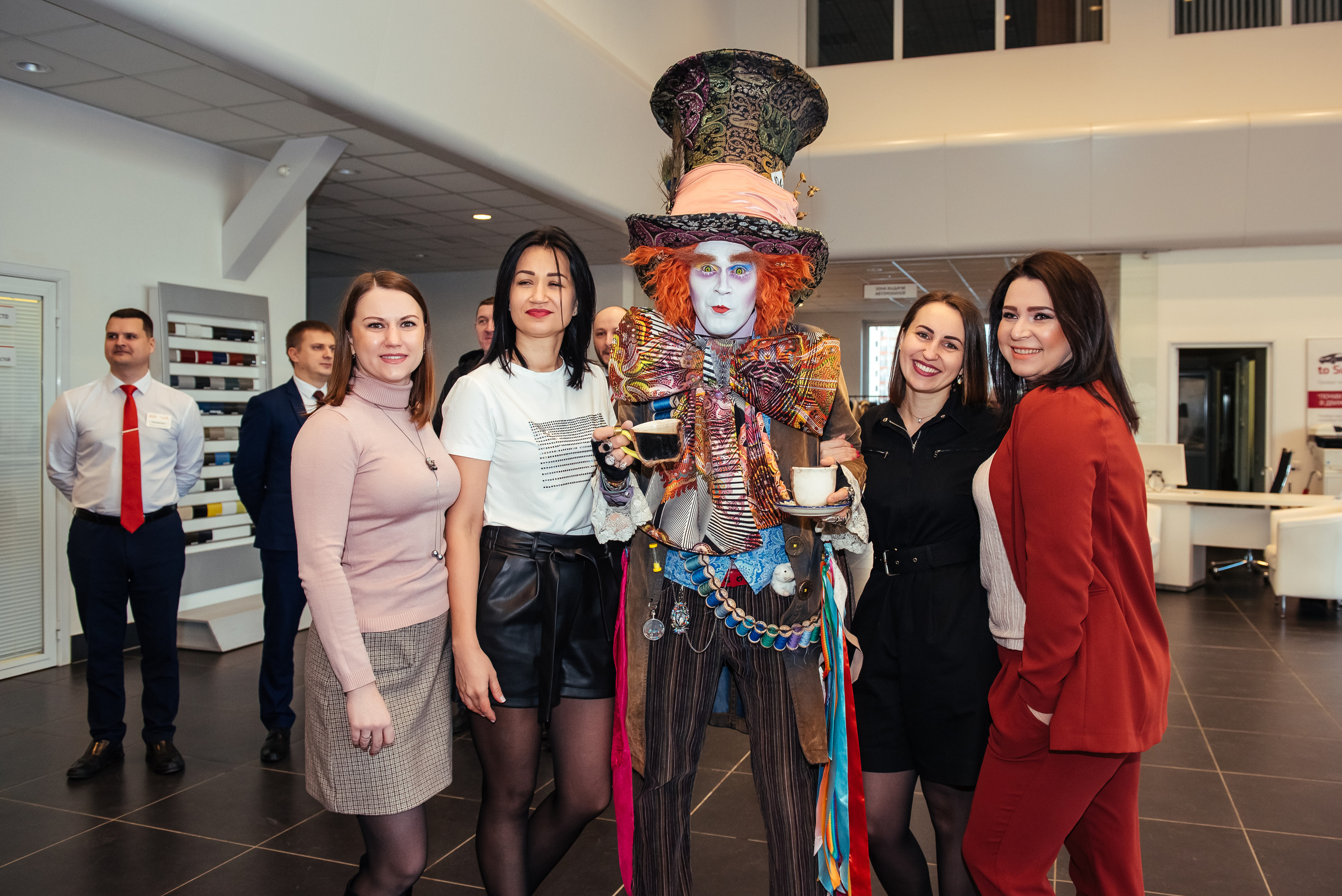 Фотосъемка репортажа с празднования 8 марта в KIA-центре, Челябинск. Свадебный и просто хороший фотограф в Челябинске