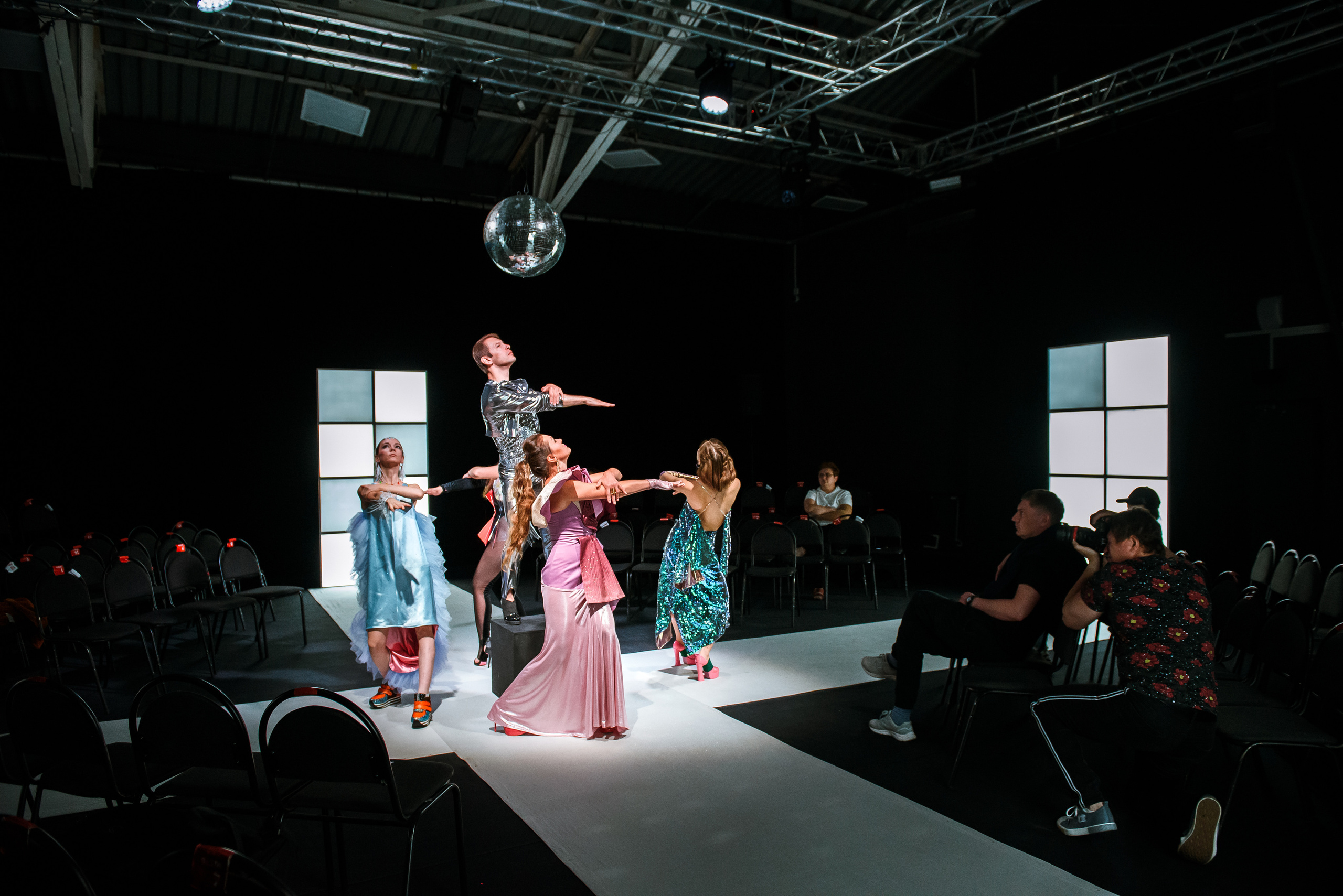 Спектакль «Я танцую как дебил». Wedding and family photographer USA