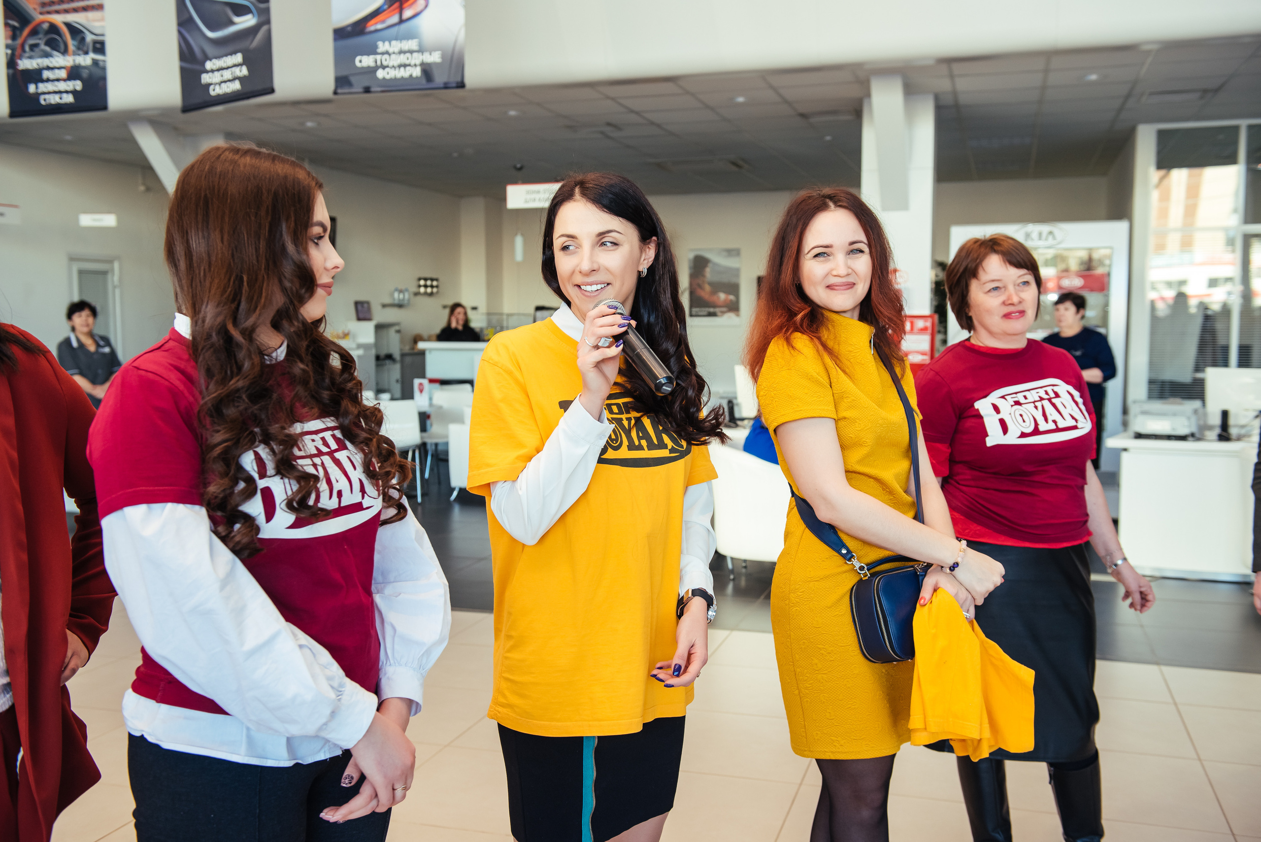 Фотосъемка репортажа с празднования 8 марта в KIA-центре, Челябинск. Свадебный и просто хороший фотограф в Челябинске