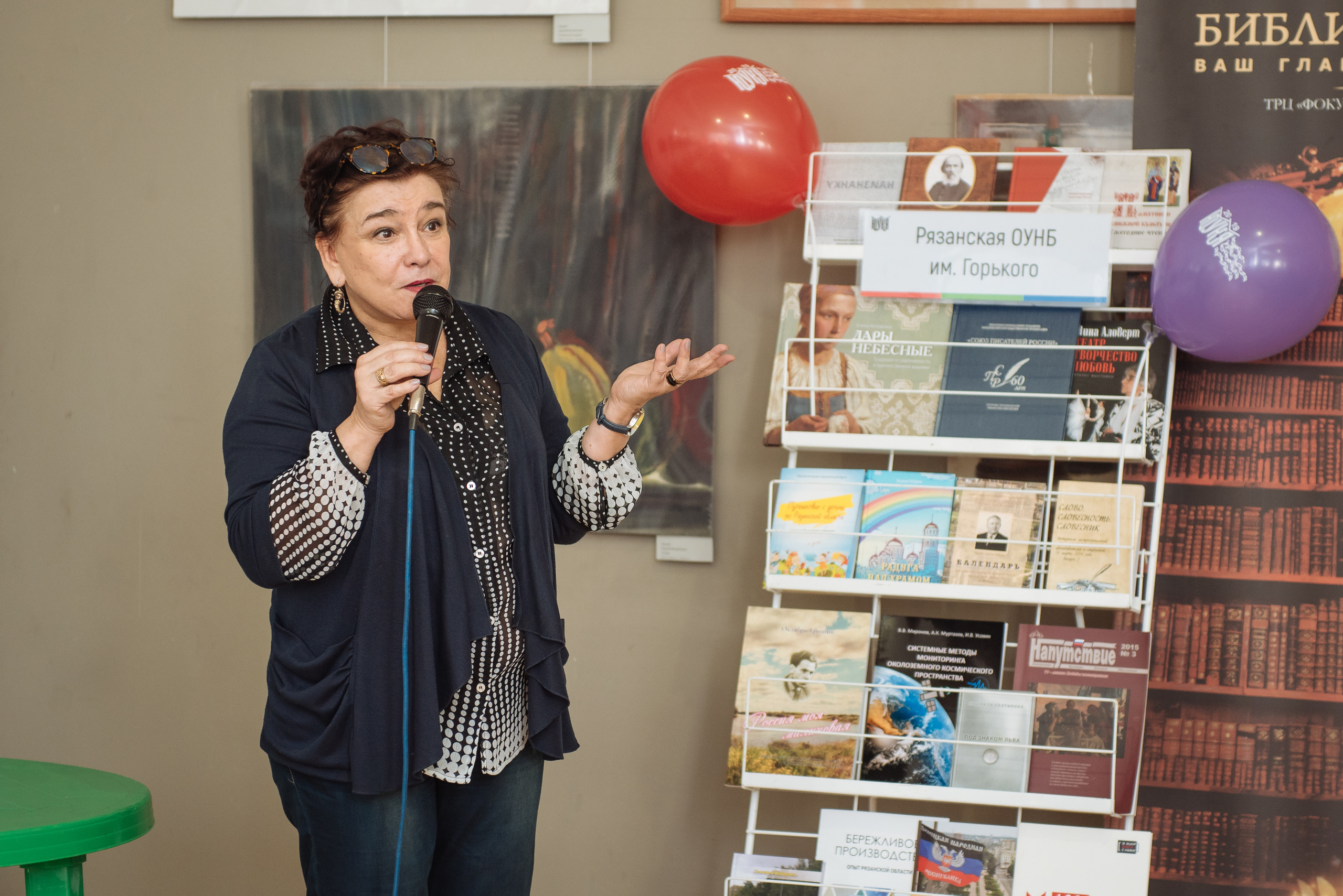 Южноуральская книжная выставка-ярмарка в Союзе Художников, Челябинск. Свадебный и просто хороший фотограф в Челябинске