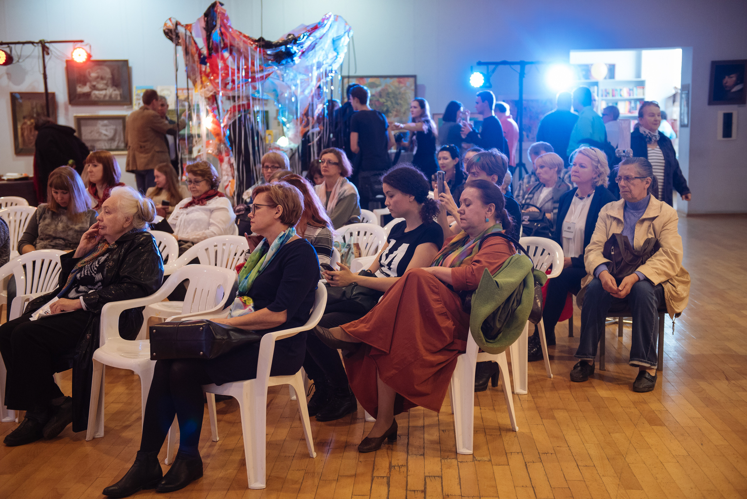 Южноуральская книжная выставка-ярмарка в Союзе Художников, Челябинск. Свадебный и просто хороший фотограф в Челябинске