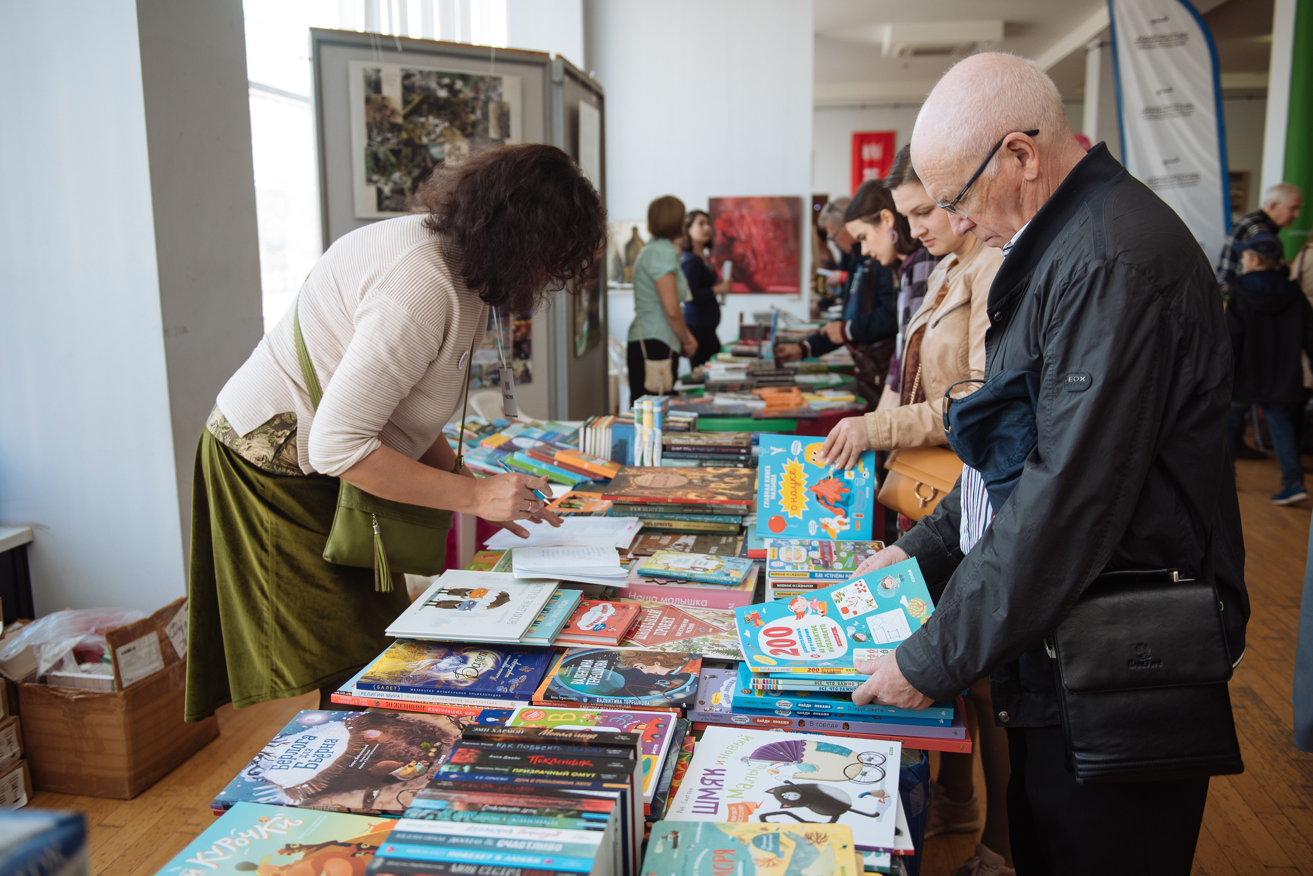 Южноуральская книжная выставка-ярмарка в Союзе Художников, Челябинск. Свадебный и просто хороший фотограф в Челябинске