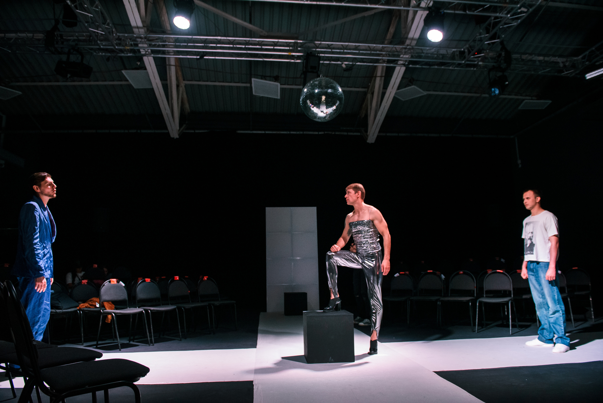 Спектакль «Я танцую как дебил». Wedding and family photographer USA