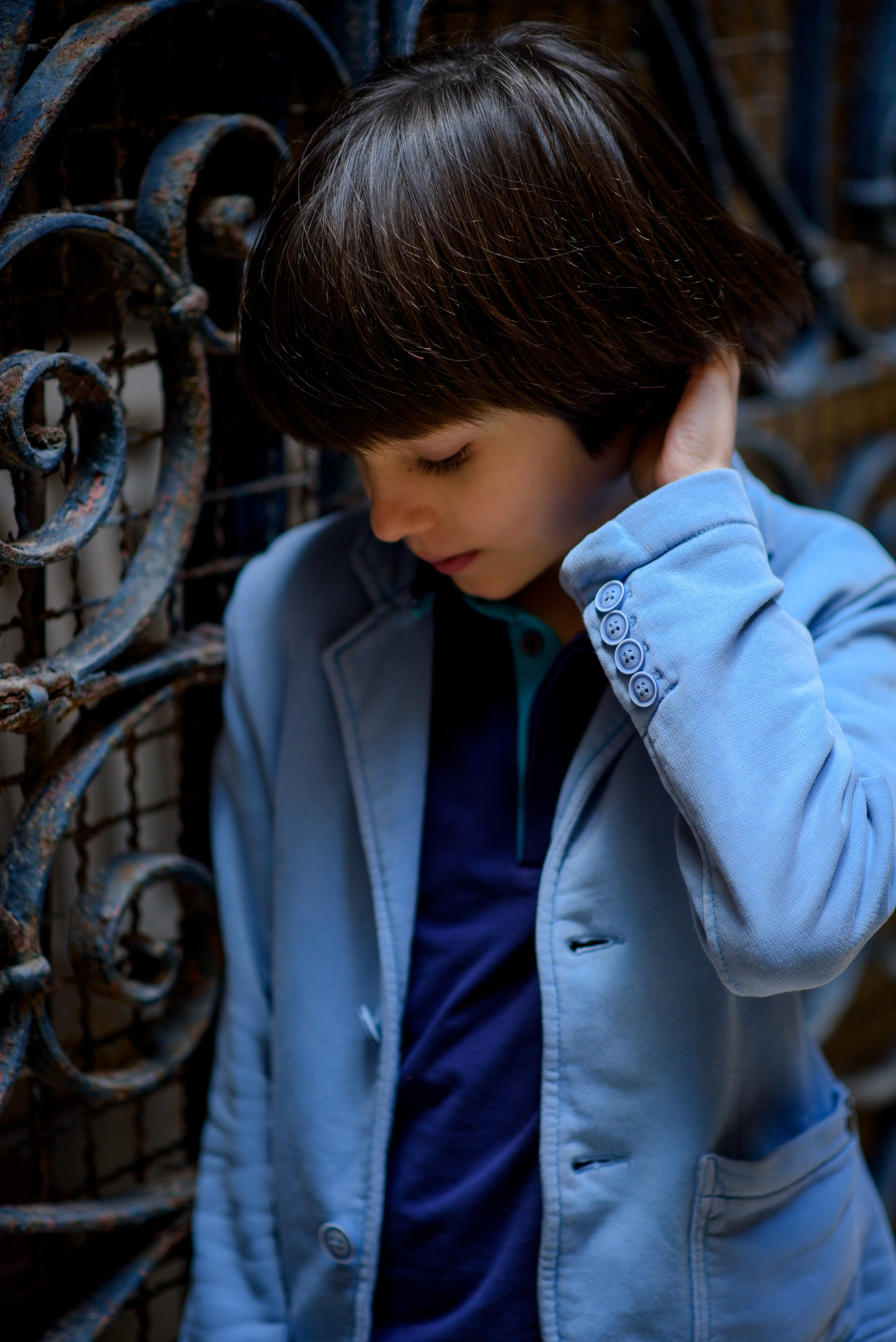 Фотосессия мальчика в старом городе. Главная