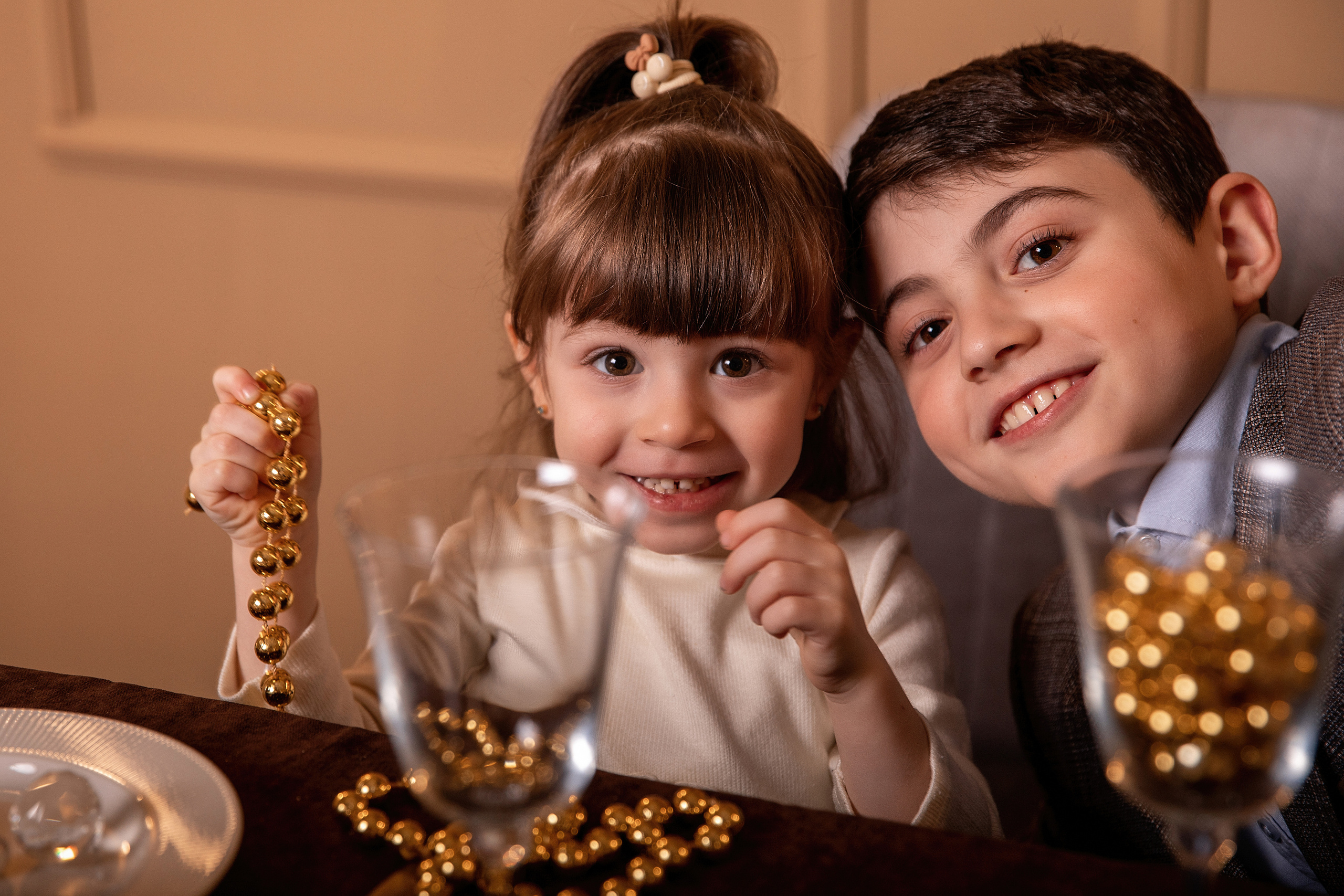 Семейная новогодняя фотосессия в студии. Фотограф во Владикавказе Юрий Геворгизов