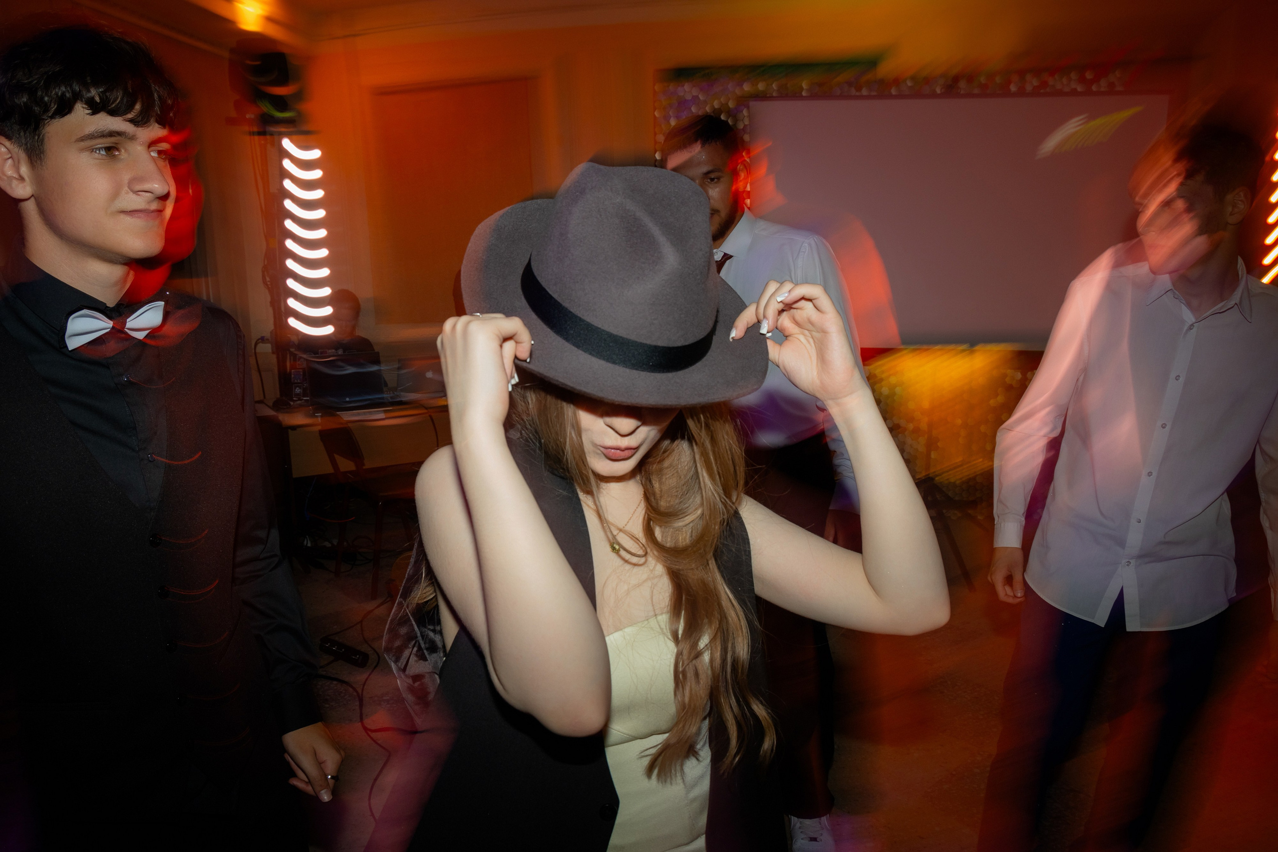 Школьный выпускной 2024 год в Соколе (Минск). Свадебный фотограф в Минске/Беларуси Сергей Спиридонов