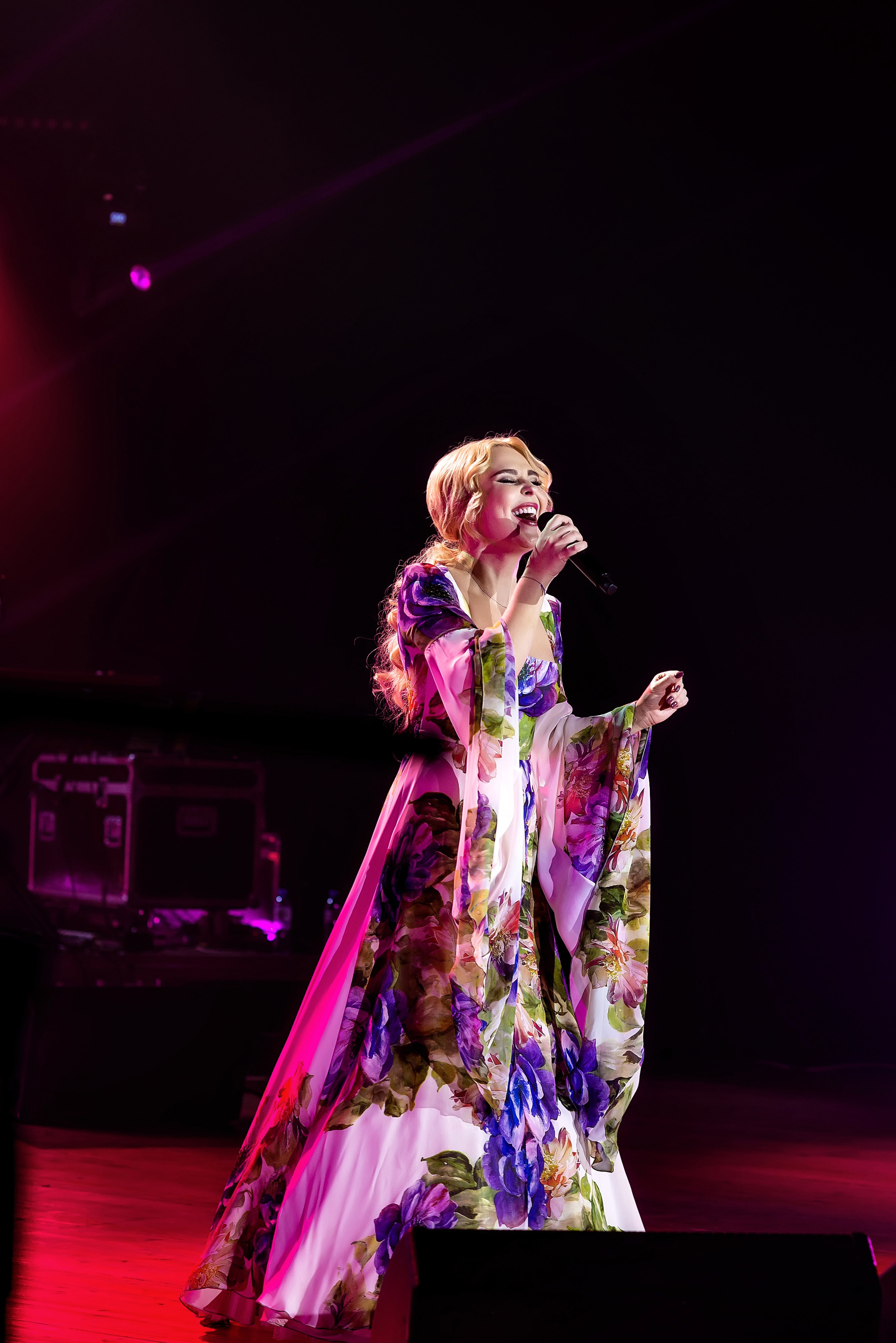 Концерт Пелагеи. Школьный, фэшн фотограф в Тюмени и в России Ирина Королева