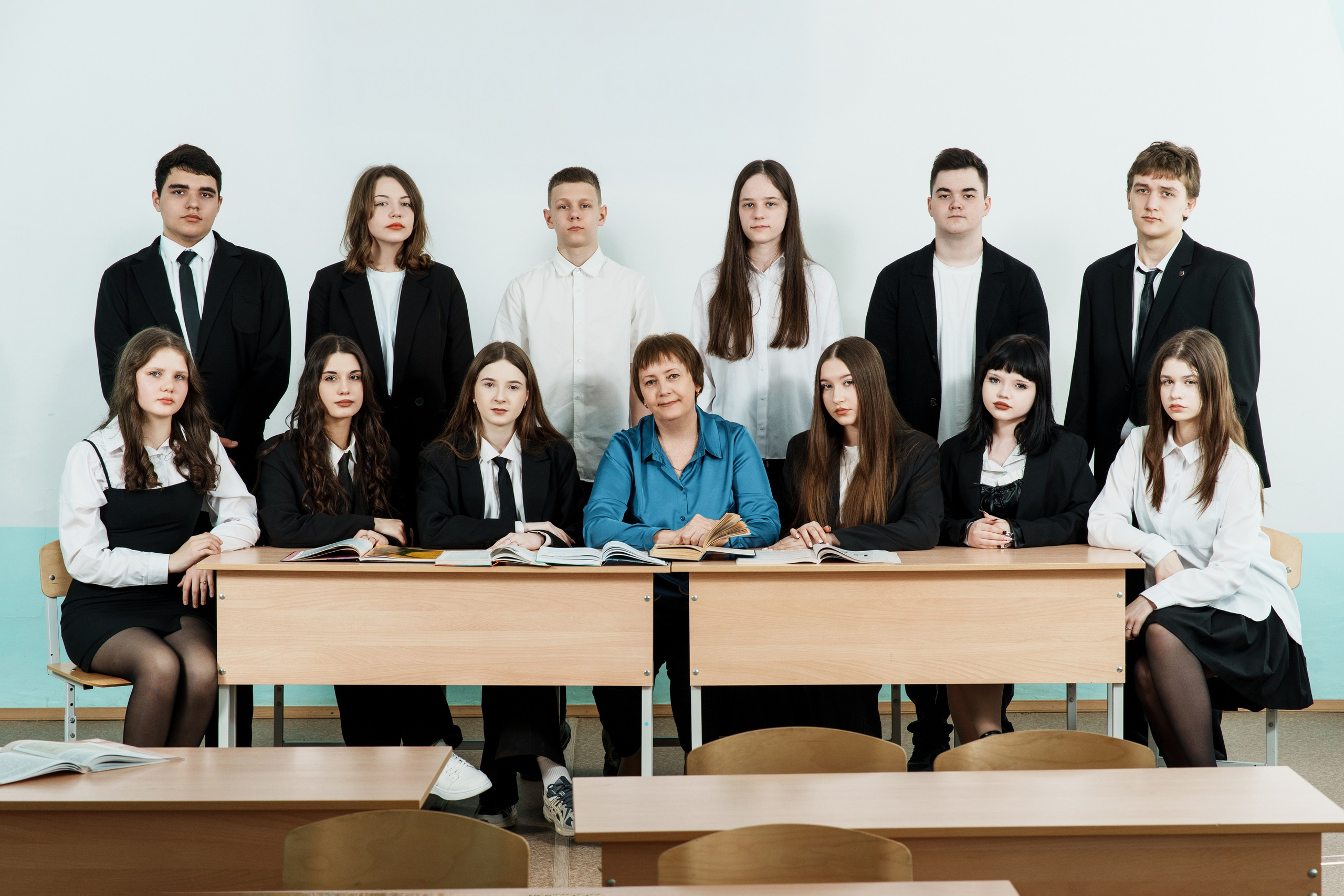 11 класс сьемка для альбома в школе. Ольга Плаксина фотограф в Саратове