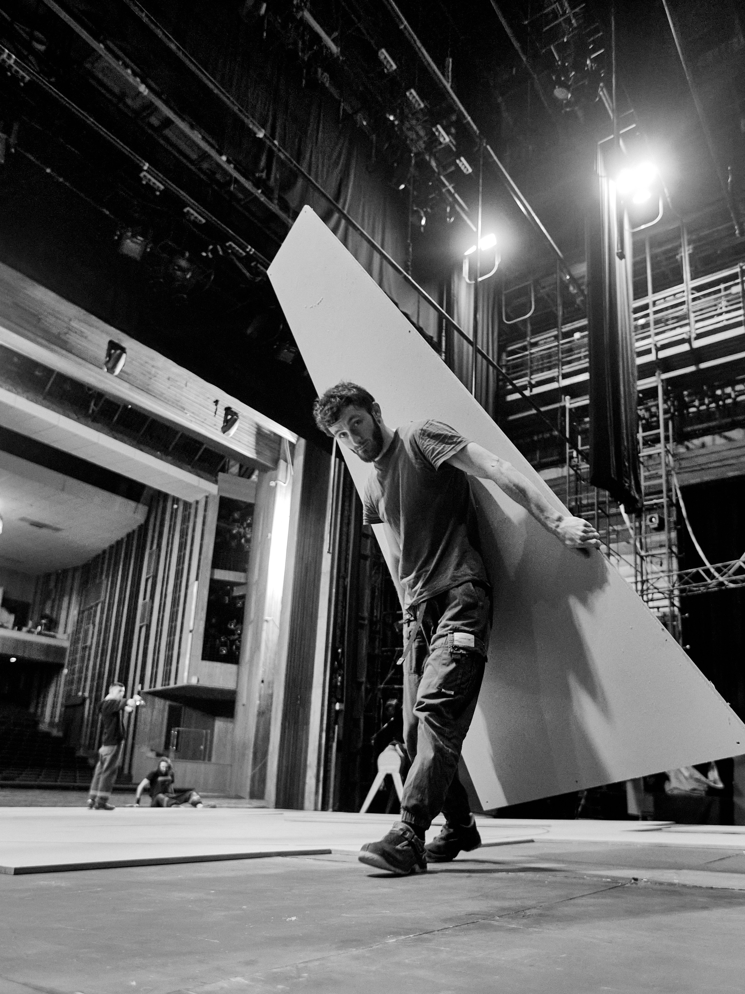 Монтаж спектакля Двойник. Фотограф Юлия Маринина