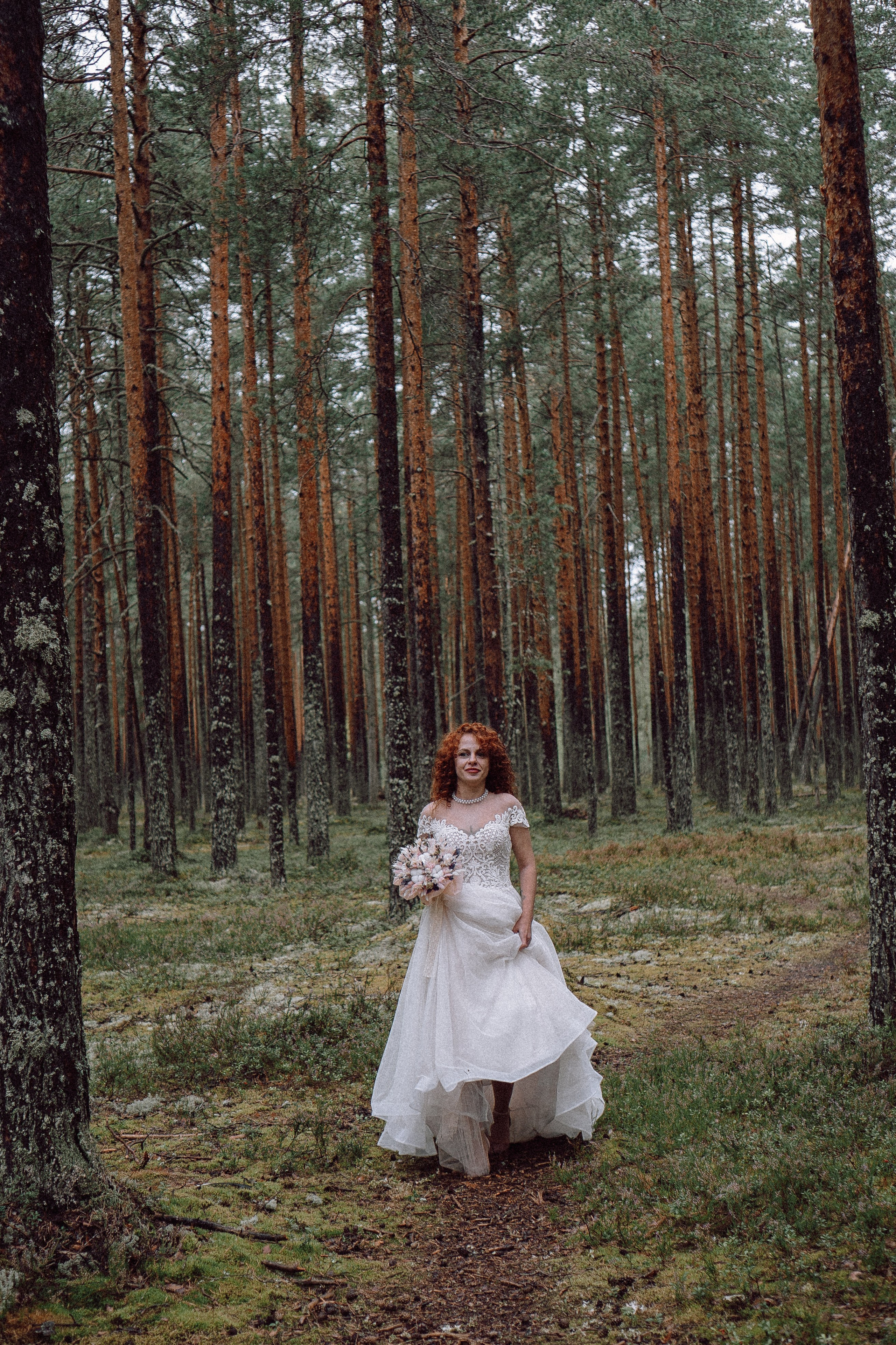 СВАДЕБНАЯ ФОТОСЕССИИЯ ПАРЫ В ГОРОДЕ ПРИОЗЕРСК В СОСНОВОМ ЛЕСУ И С ПИКАПОМ. Профессиональный фотограф, Санкт-Петербург — Виктория Богомолова
