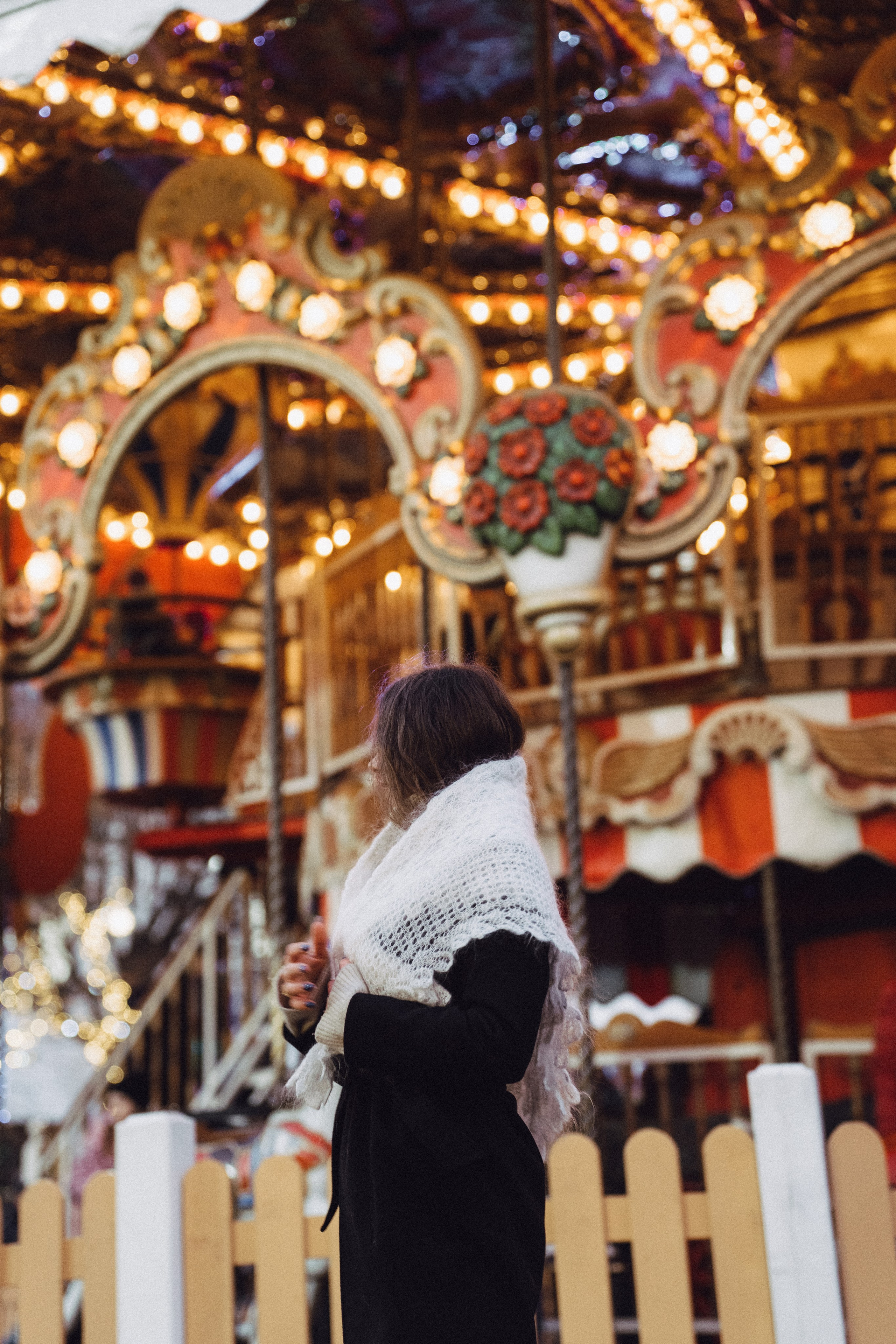 ПРОГУЛКА НА МАНЕЖНОЙ ПЛОЩАДИ ДЛЯ ДЕВУШКИ ПЕРЕД НОВЫМ ГОДОМ (НОВОГОДНЯЯ ФОТОСЕССИИЯ НА МАНЕЖНОЙ ПЛОЩАДИ). Профессиональный фотограф, Санкт-Петербург — Виктория Богомолова