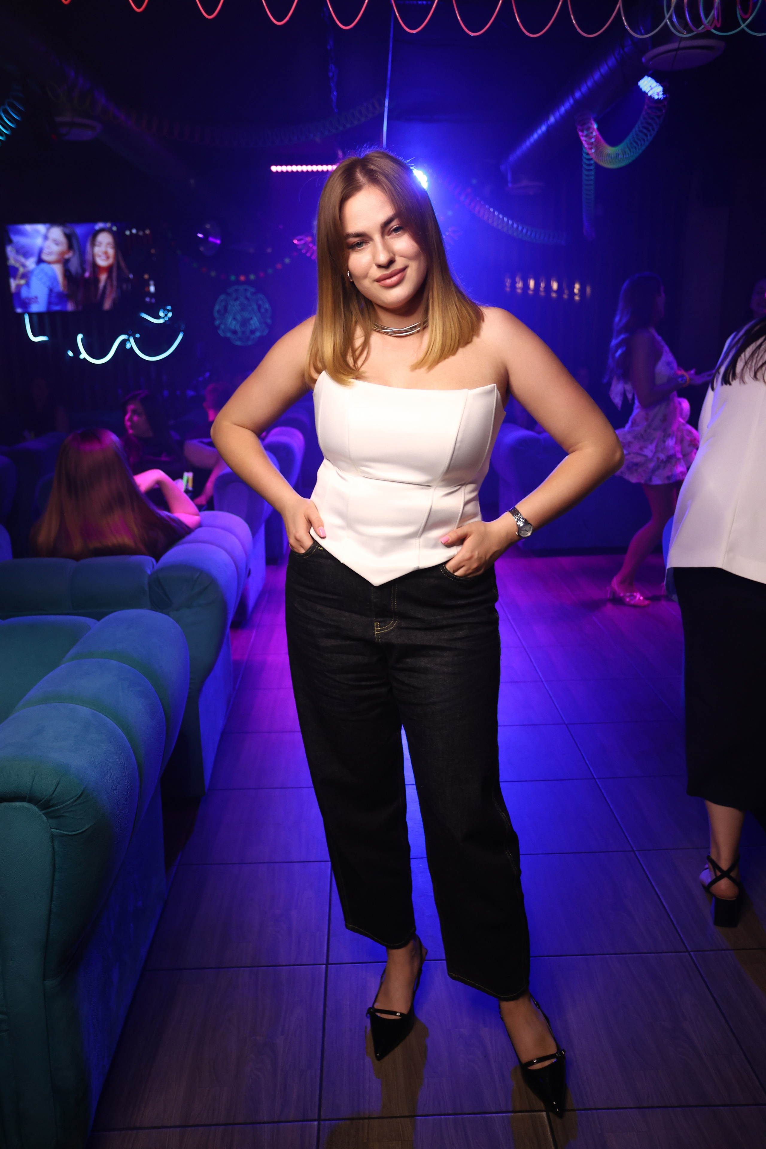 Neon Party 01.08.25. Мята Спортивная — Кальянная, караоке, бар в Минске