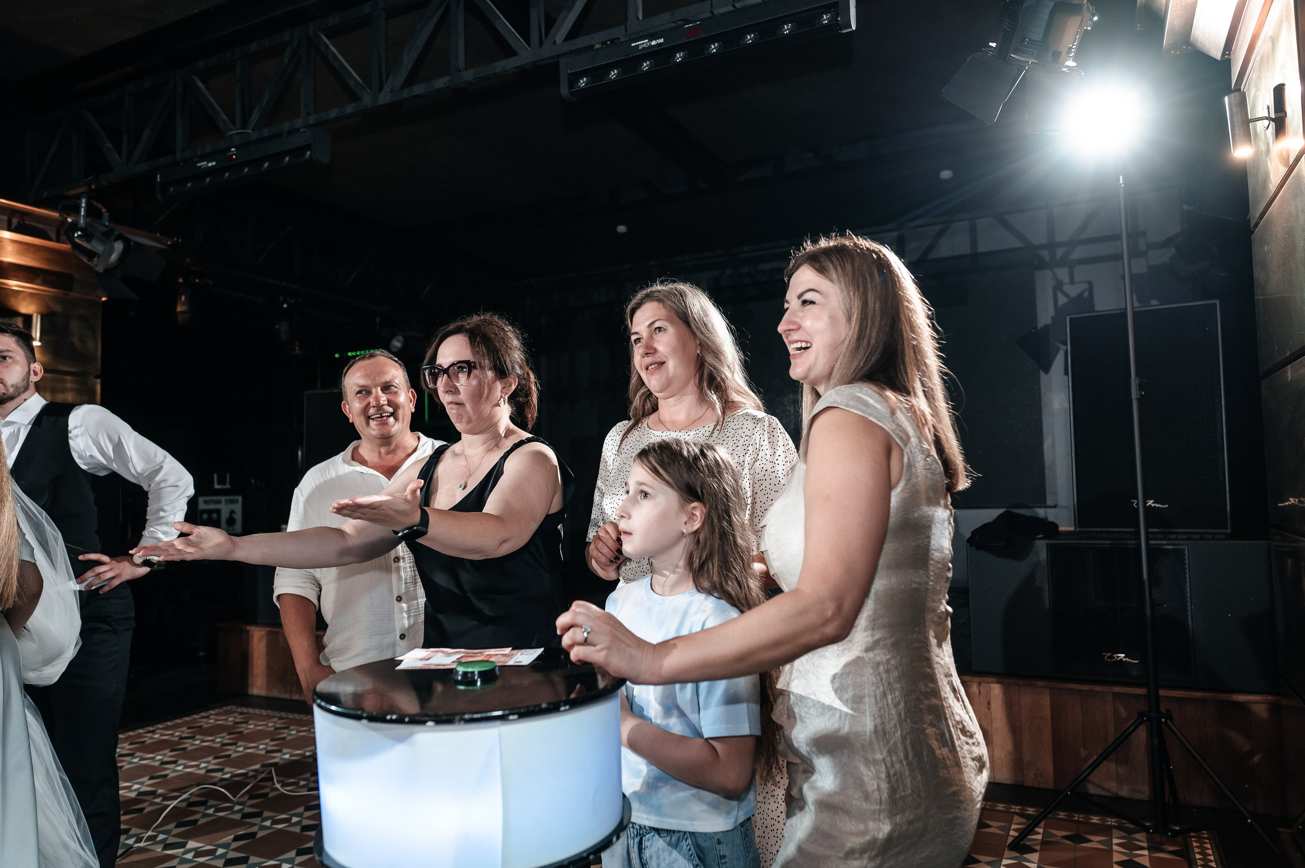 Даниил и Валерия. Черная утка. Полный день. Фотограф Екатерина Бочарникова