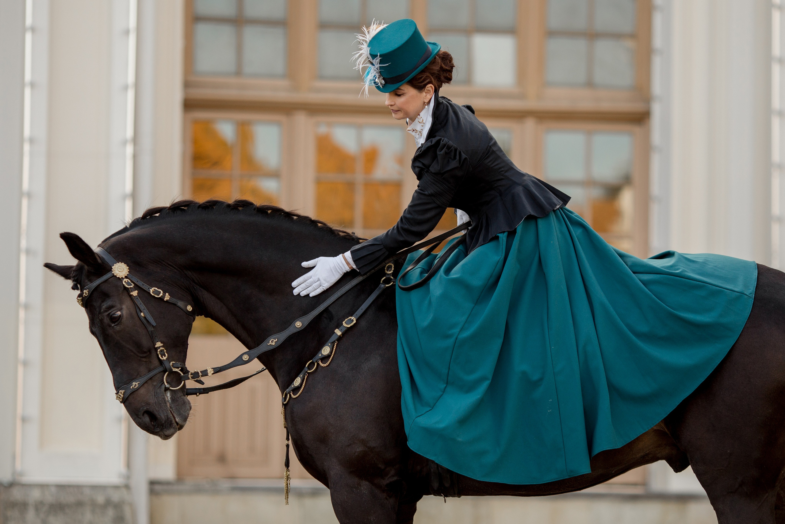 Фотосессия с лошадью в историческом стиле