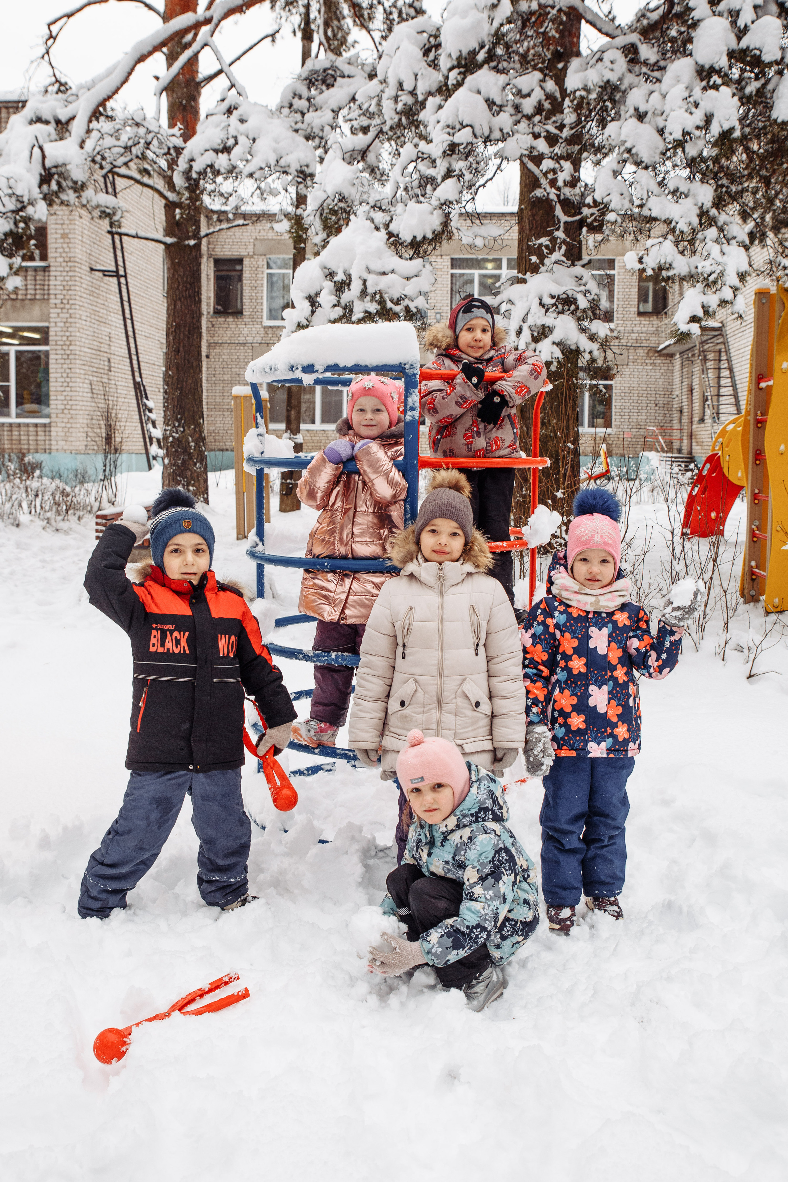 Выпускные альбомы для детского сада в Твери. Студия школьной фотографии в Твери. Выпускные альбомы в Твери