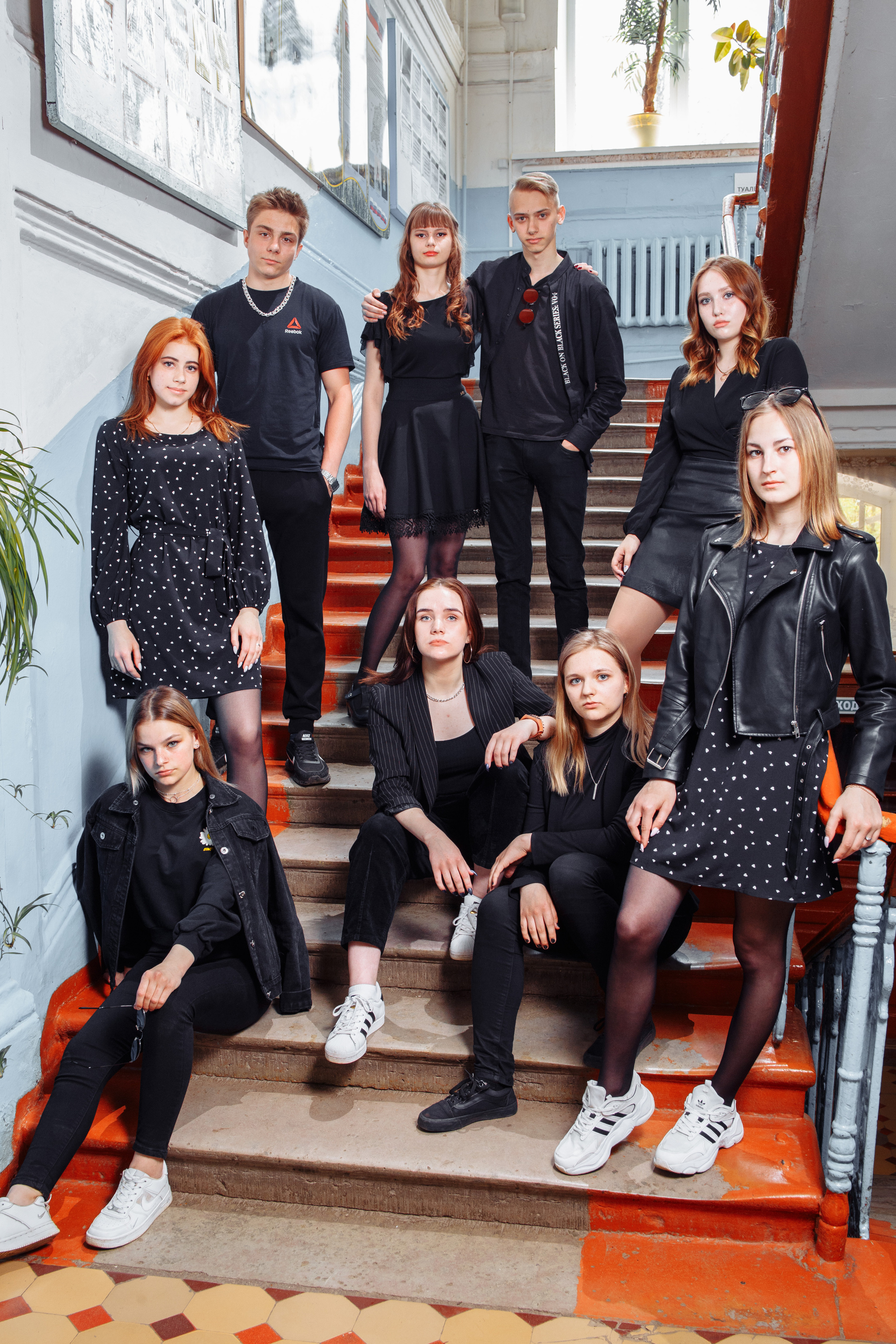 9 и 11 классы. Студия школьной фотографии в Твери. Выпускные альбомы в Твери