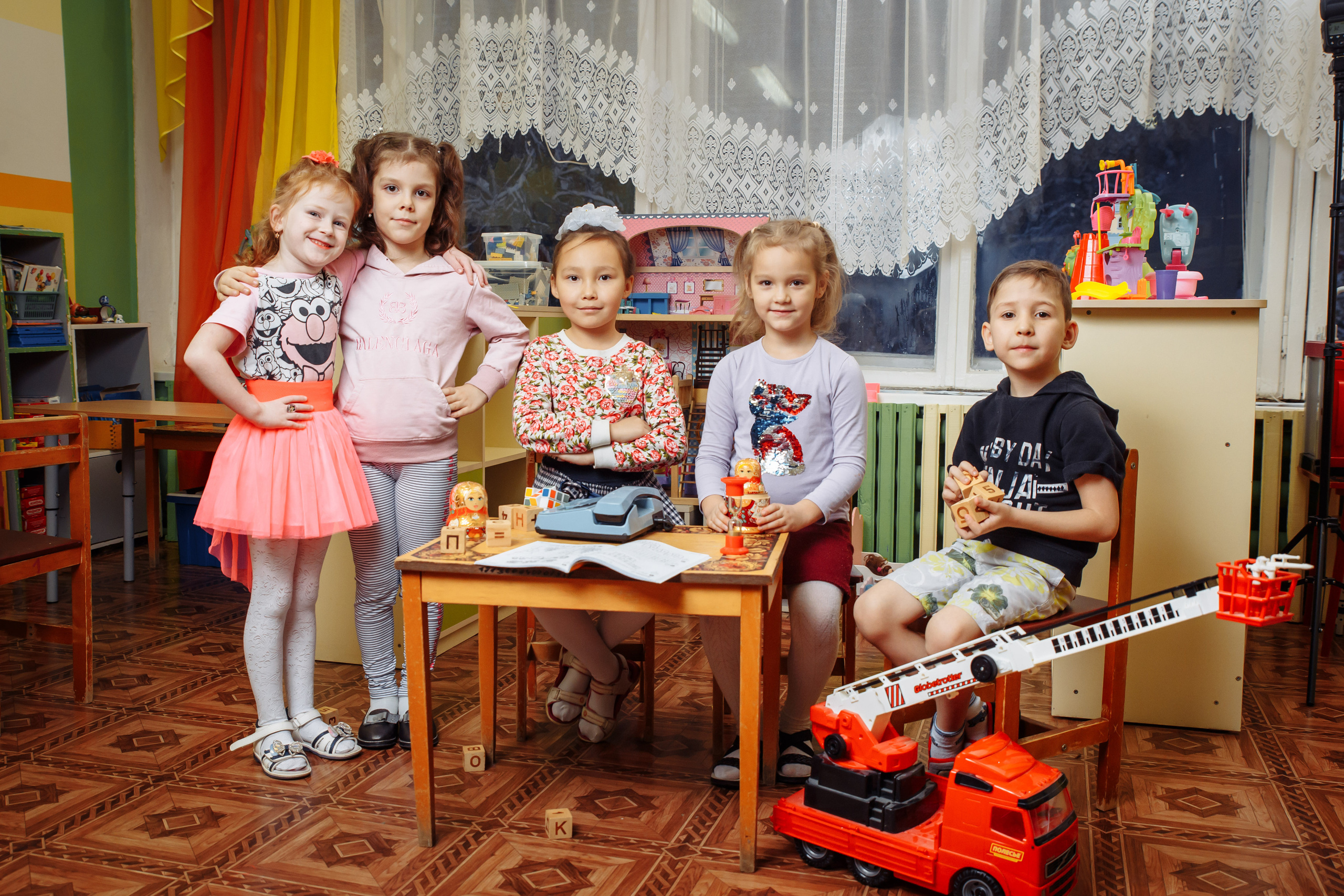 Выпускные альбомы для детского сада в Твери. Студия школьной фотографии в Твери. Выпускные альбомы в Твери