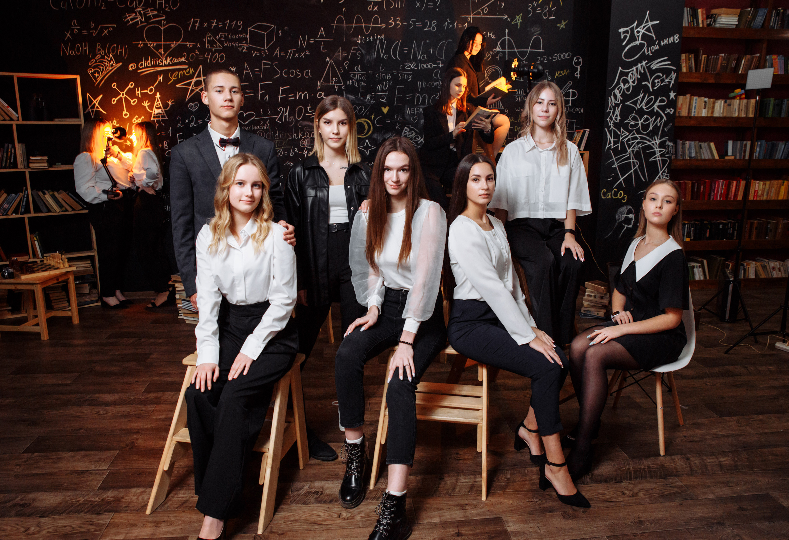 9 и 11 классы. Студия школьной фотографии в Твери. Выпускные альбомы в Твери