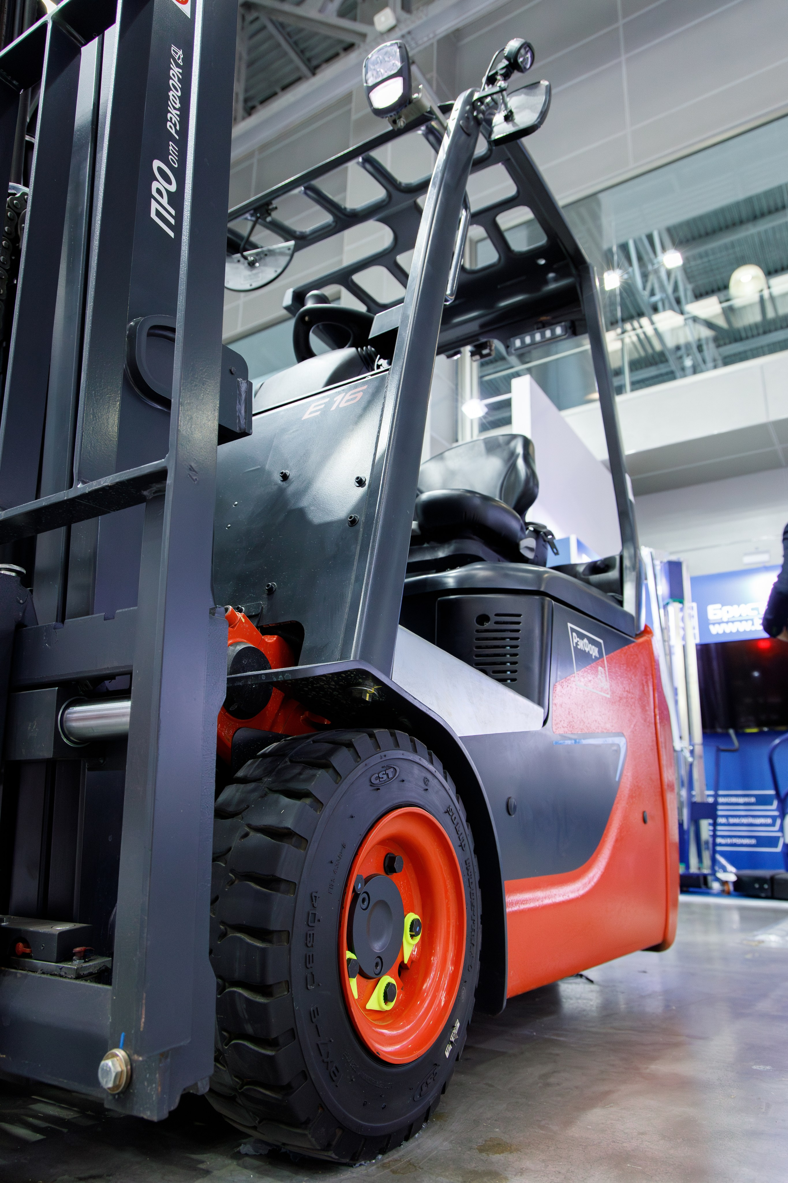 Выставки. Фотограф Неумывакин Кирилл