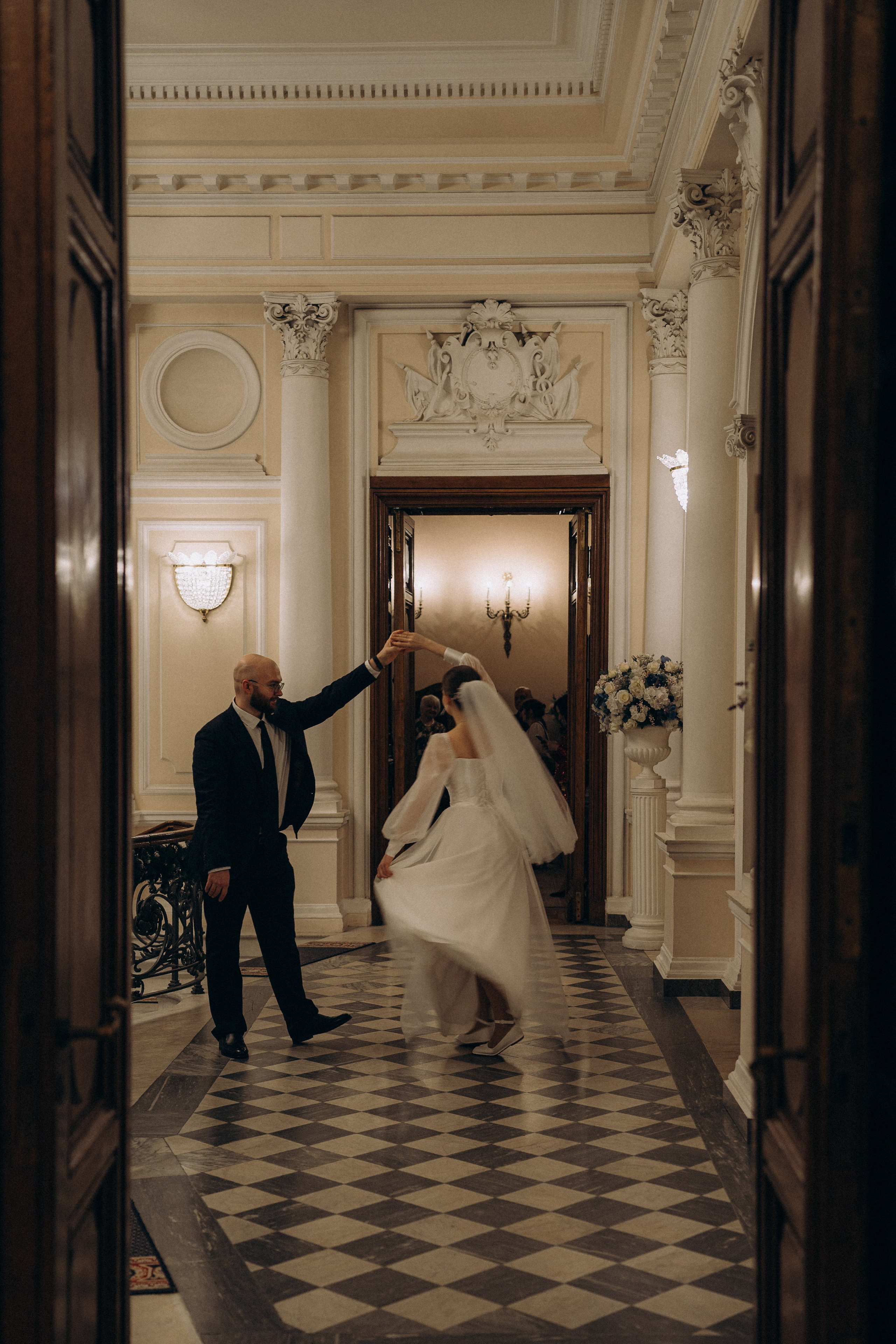 СВАДЕБНАЯ СЬЕМКА ВО ВТОРОМ ДВОРЦЕ (ДЕКАБРЬ) ТАКЖЕ СЬЕМКА В СТУДИИ НА ЧЕРНЫШЕВСКОЙ. Профессиональный фотограф, Санкт-Петербург — Виктория Богомолова