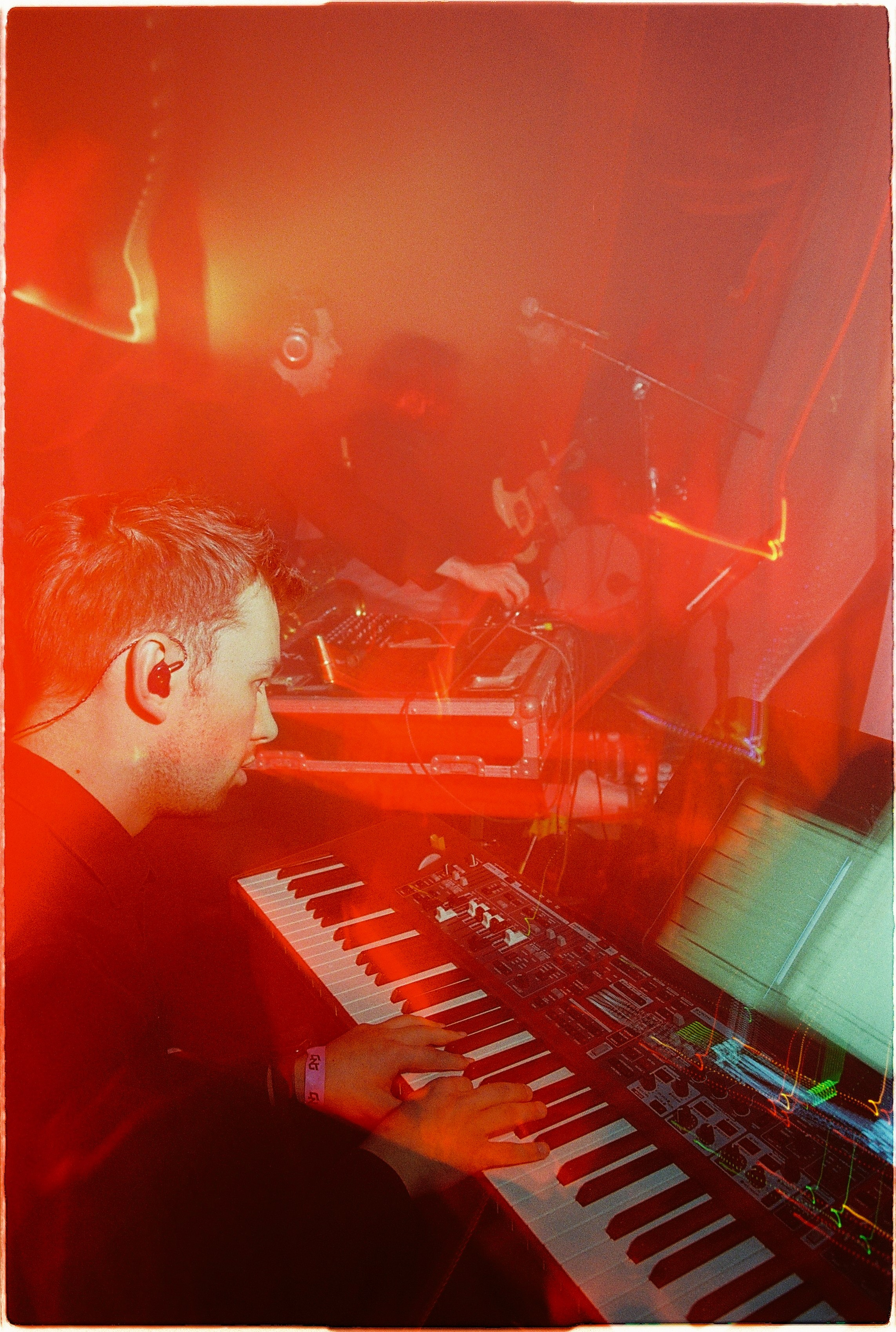 Mirele дк кристалл 2025. Илья Симонов фотограф москва