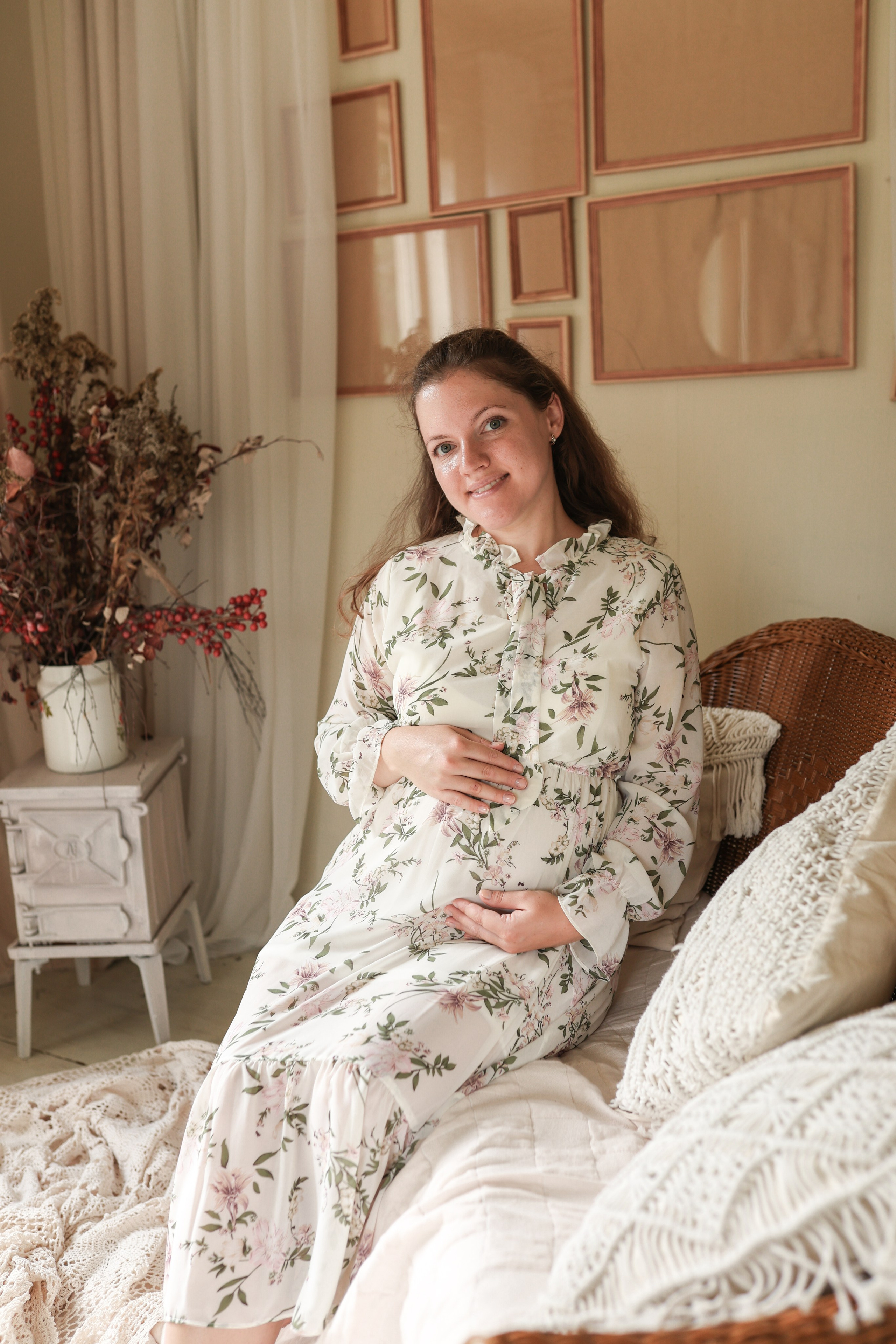 Фотосессия беременности в загородной студии Купавна. Фотограф в Железнодорожном и Балашихе