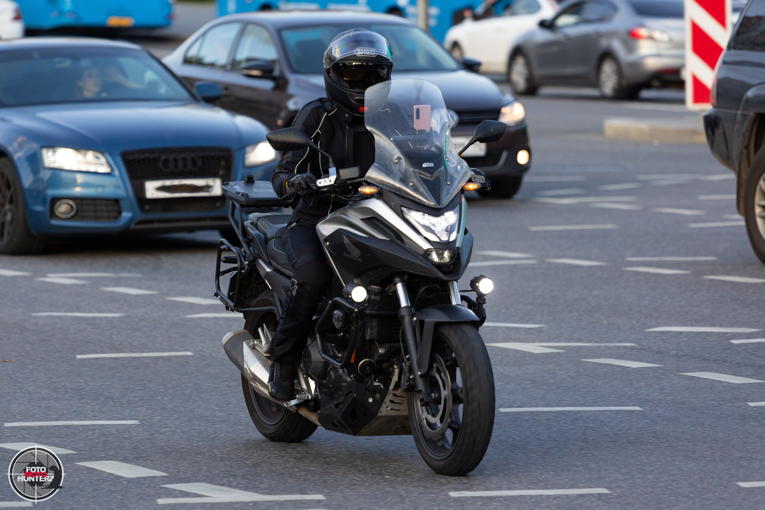 Мотоциклы на улицах города. Фотограф Ольга Гирусова «Пантерочка» Москва