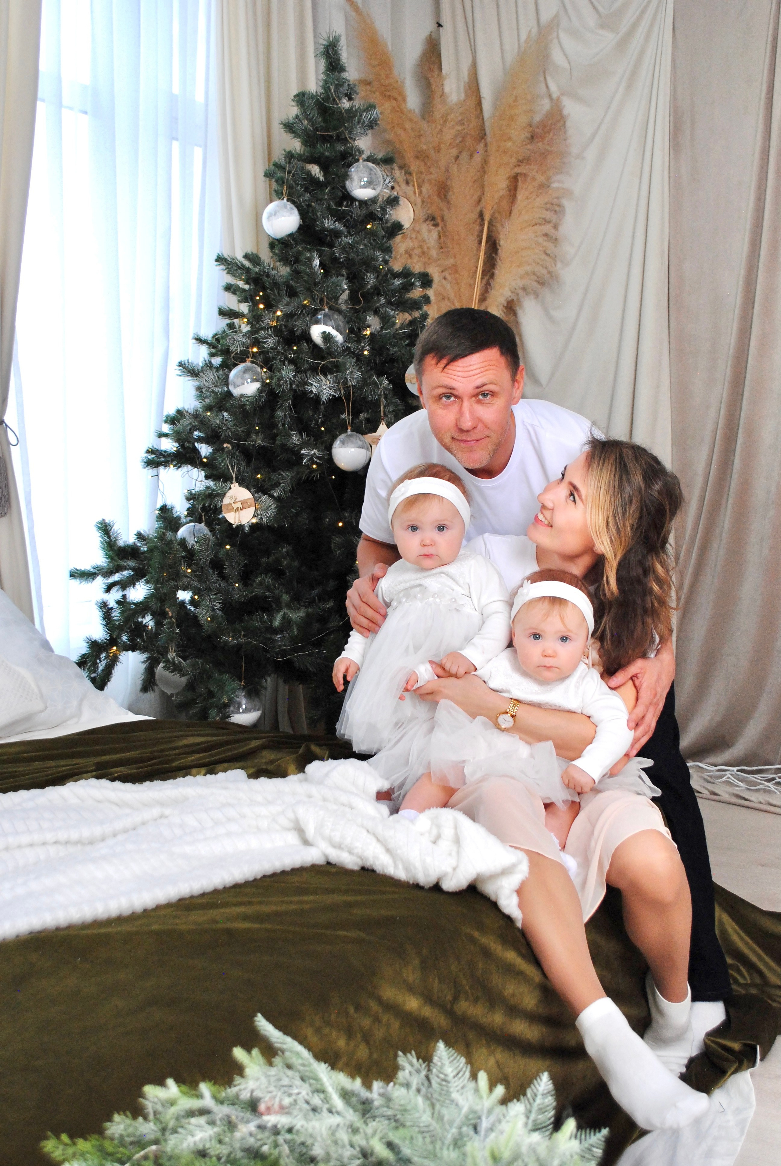 Мария и семья. Фотограф Мария Мусаелян