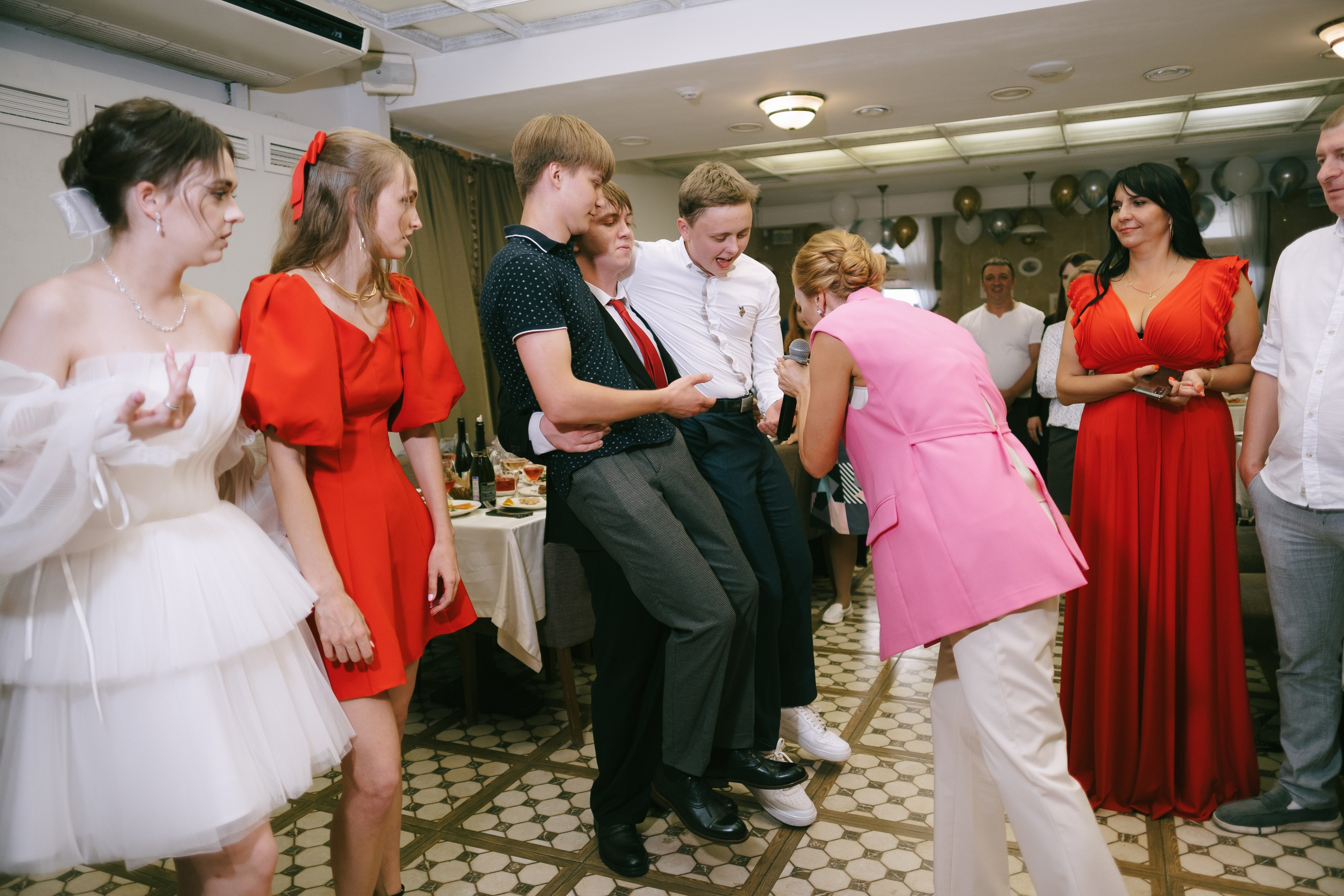 Выпускной школа 33. Свадебный и репортажной фотограф Денис Ожигин в Краснодаре и Краснодарском крае