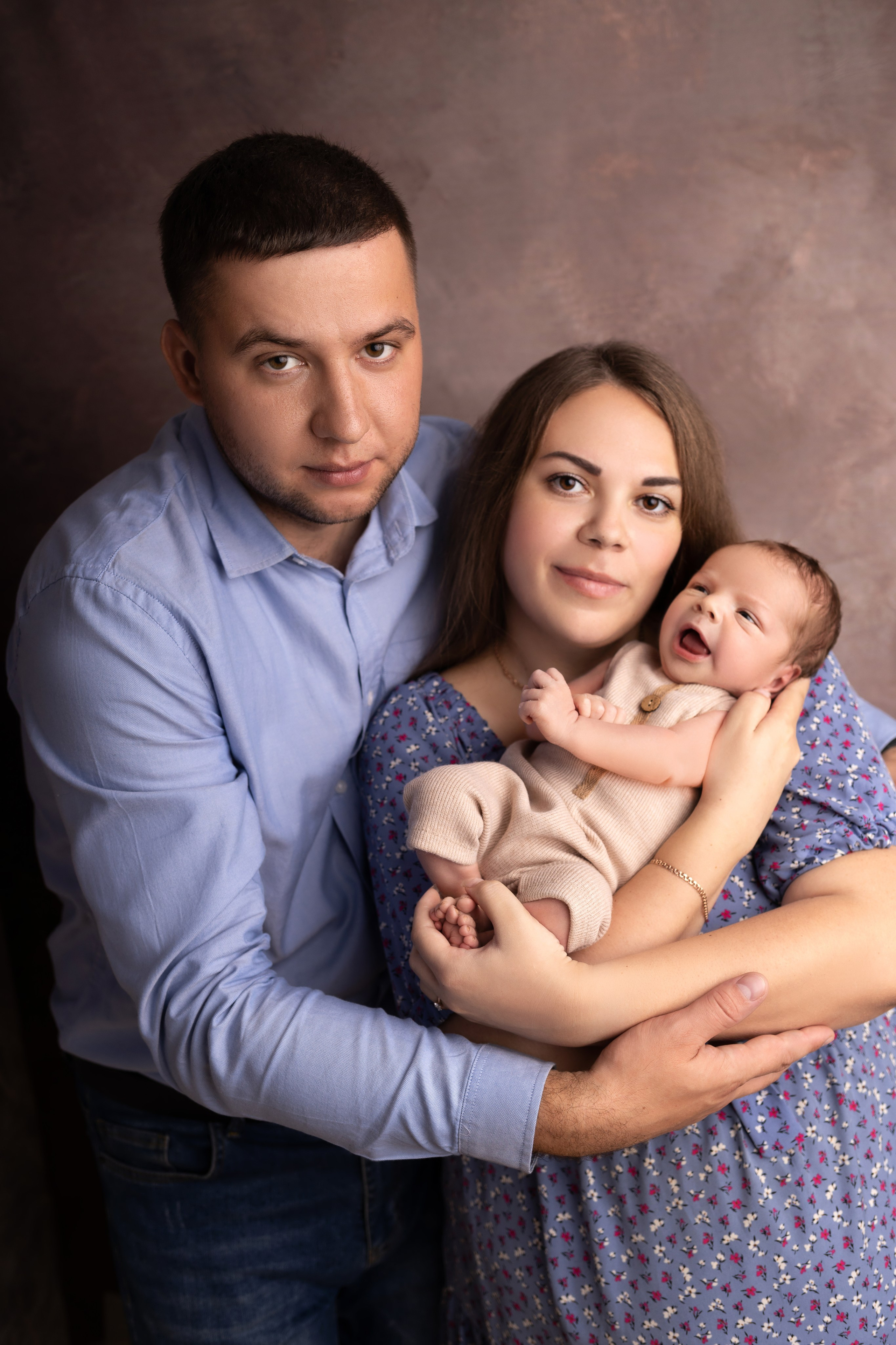 Семейные кадры от Elvira Kamaeva. Фотограф новорожденных малышей в Омске и Омской области Эльвира Камаева