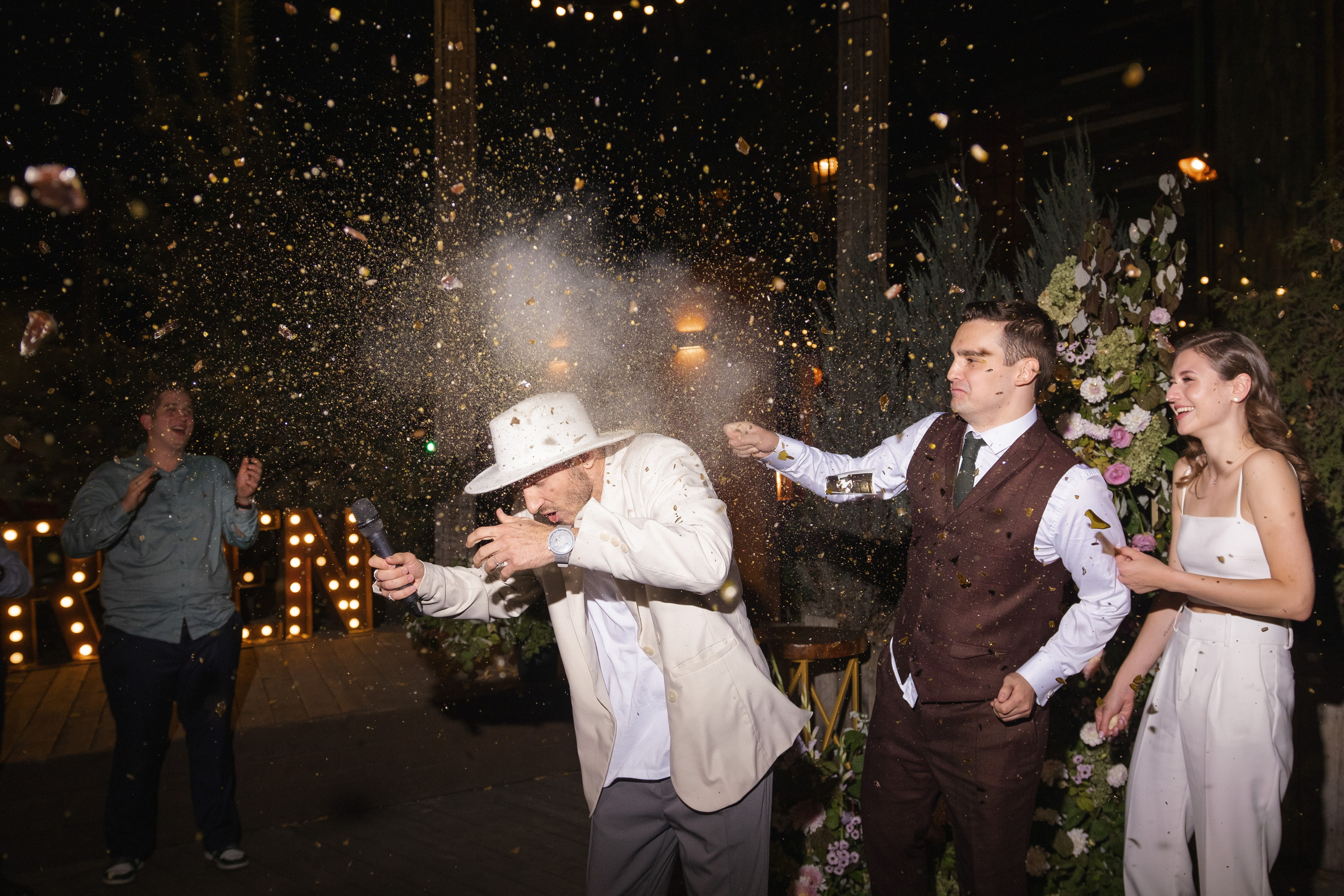 А вы будете пиццу?