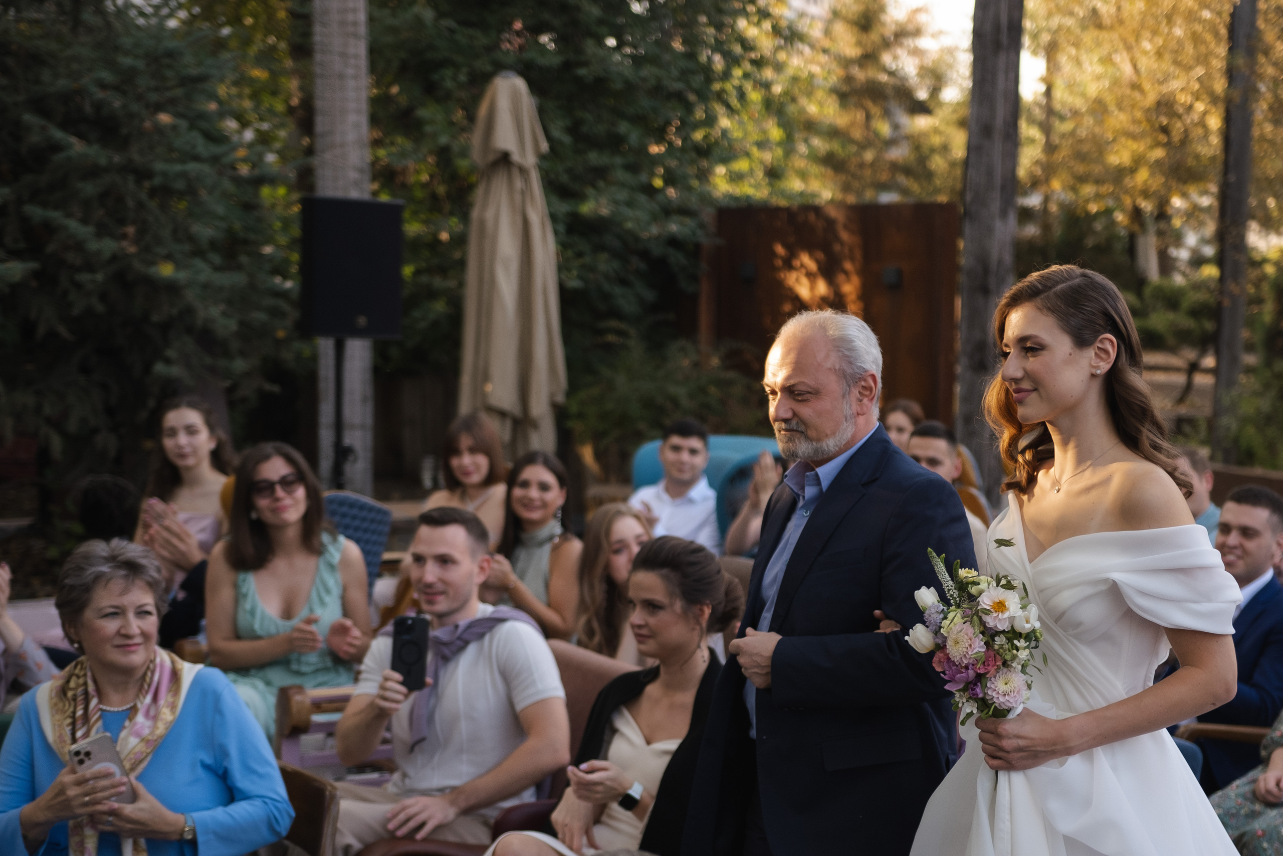 А вы будете пиццу?