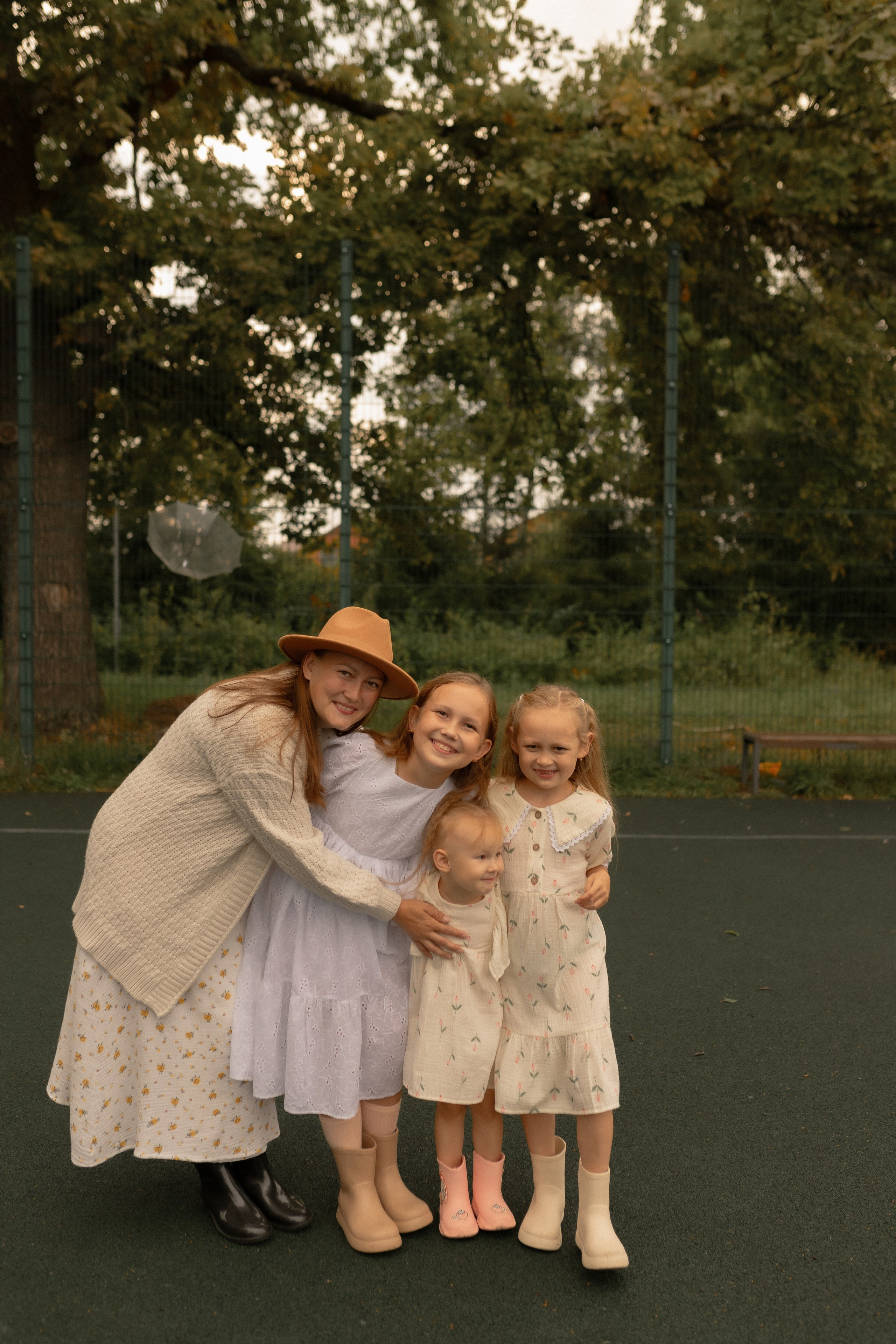 Мама Алина, Маша, Дина и Анечка. Фотограф Татьяна Семенова