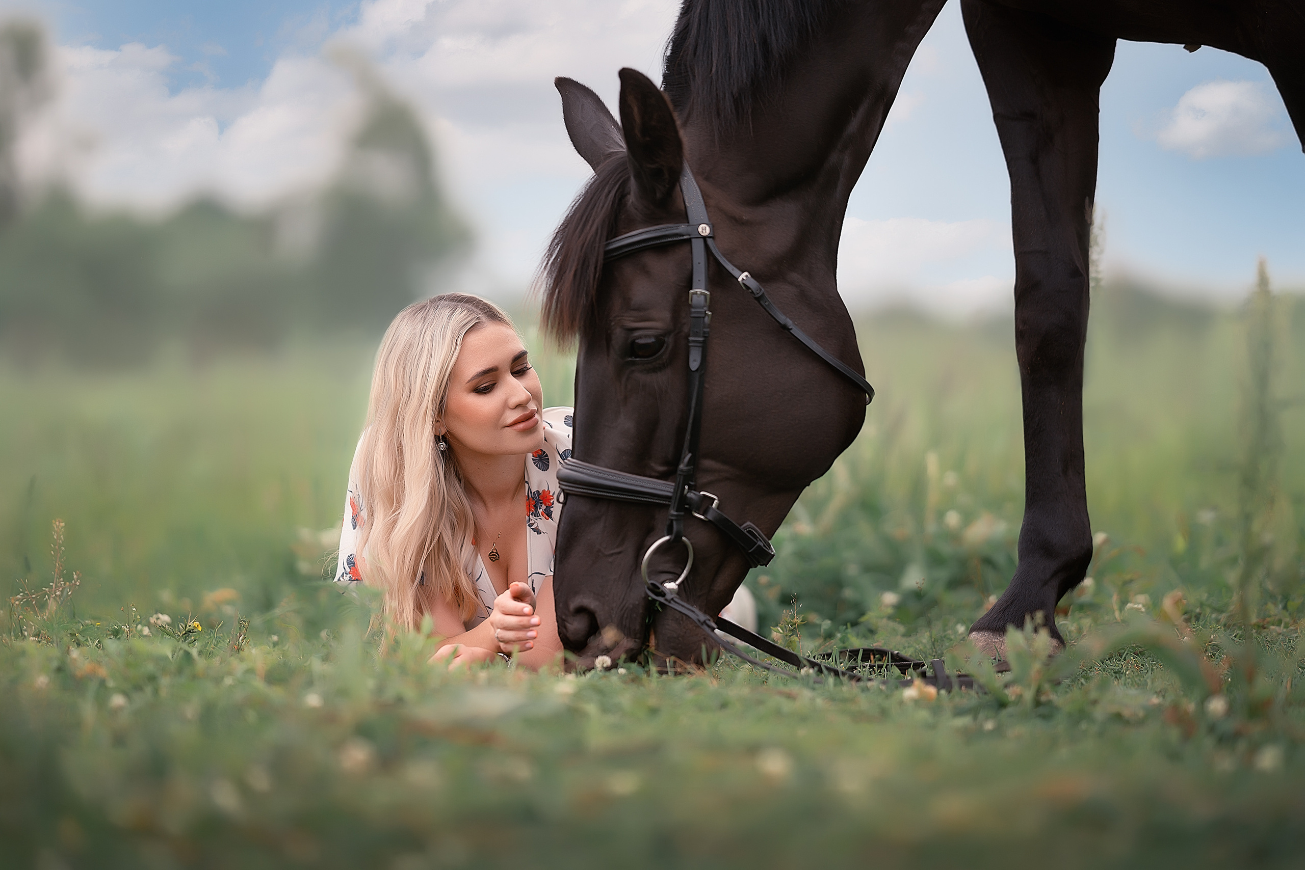 Женский портрет с лошадью. Фотограф Кочнова Диана город Владивосток