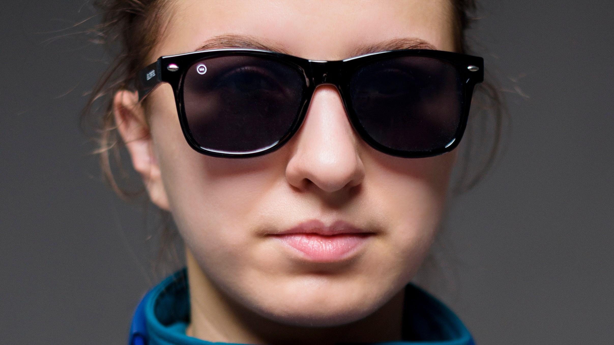 Фотопроект самоизоляция, сомнамбула, сновидческие видения, философия, одиночество, арт-фотография. девушка в очках