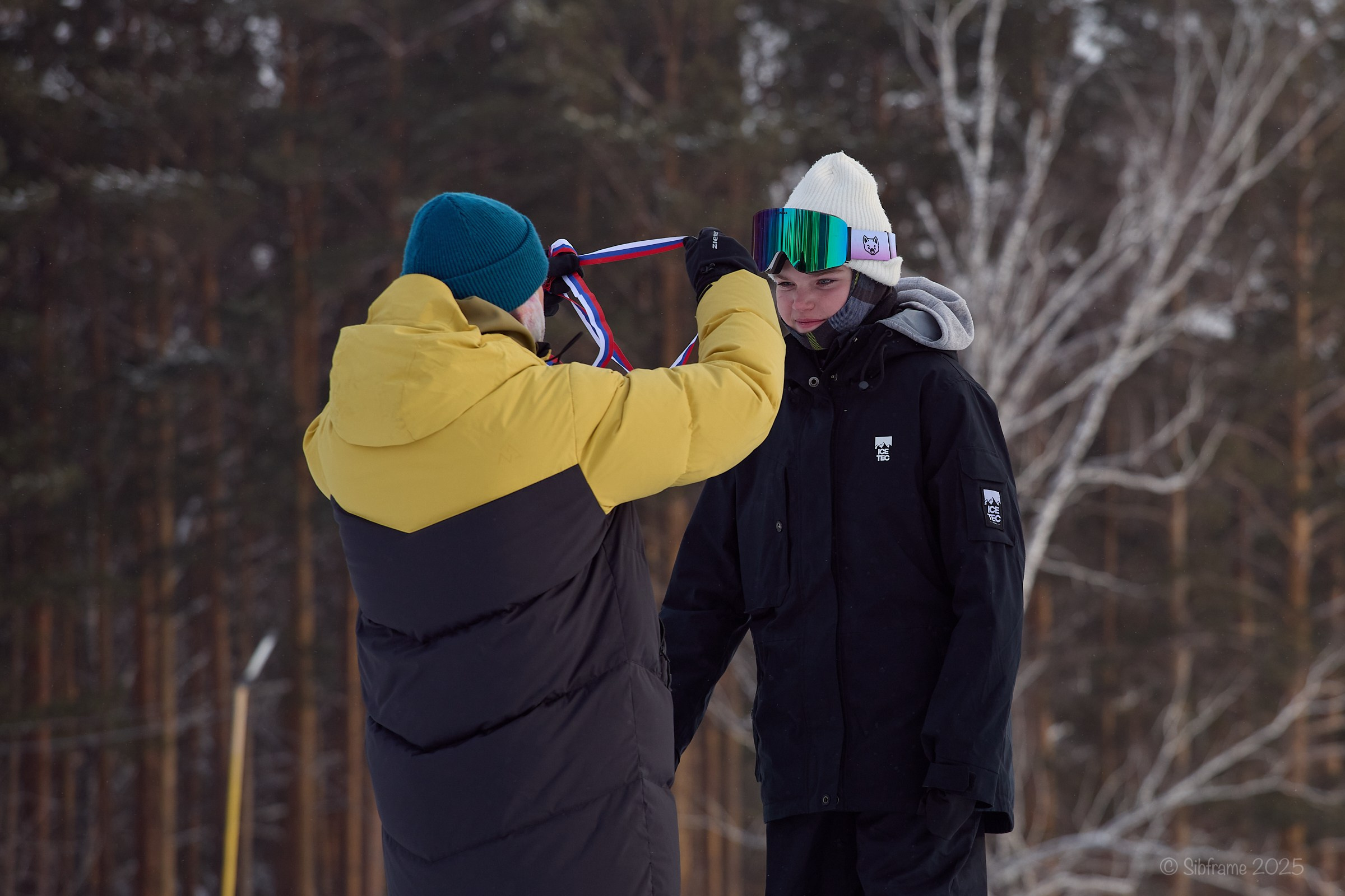 Награждение участника всероссийского соревнования по сноуборду 2025