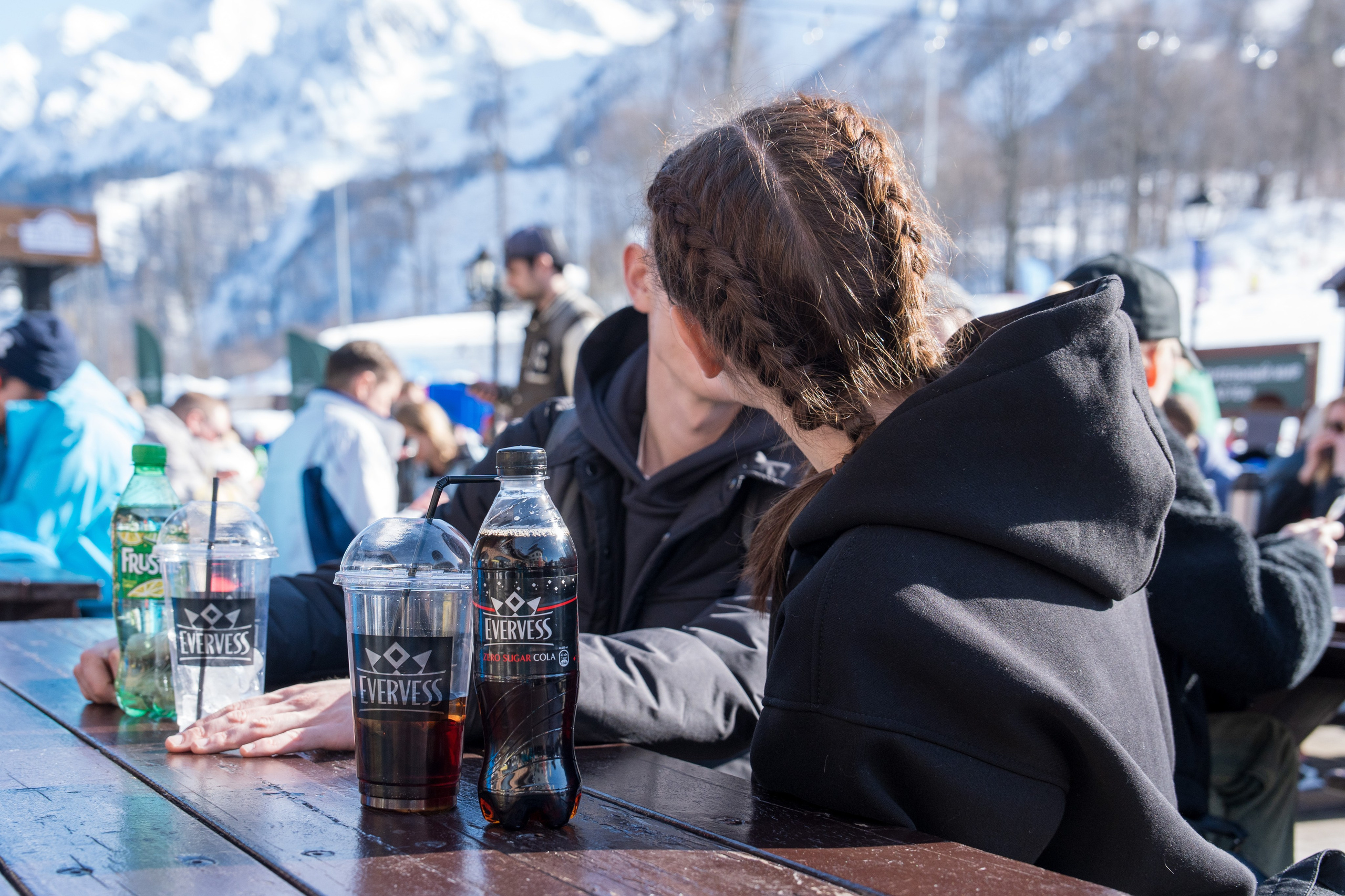 Компания «EVERVESS»: отчет с точек продаж на курортах Красной Поляны. Репортажный фотограф в Красной Поляне и Сочи Павлюченко Екатерина