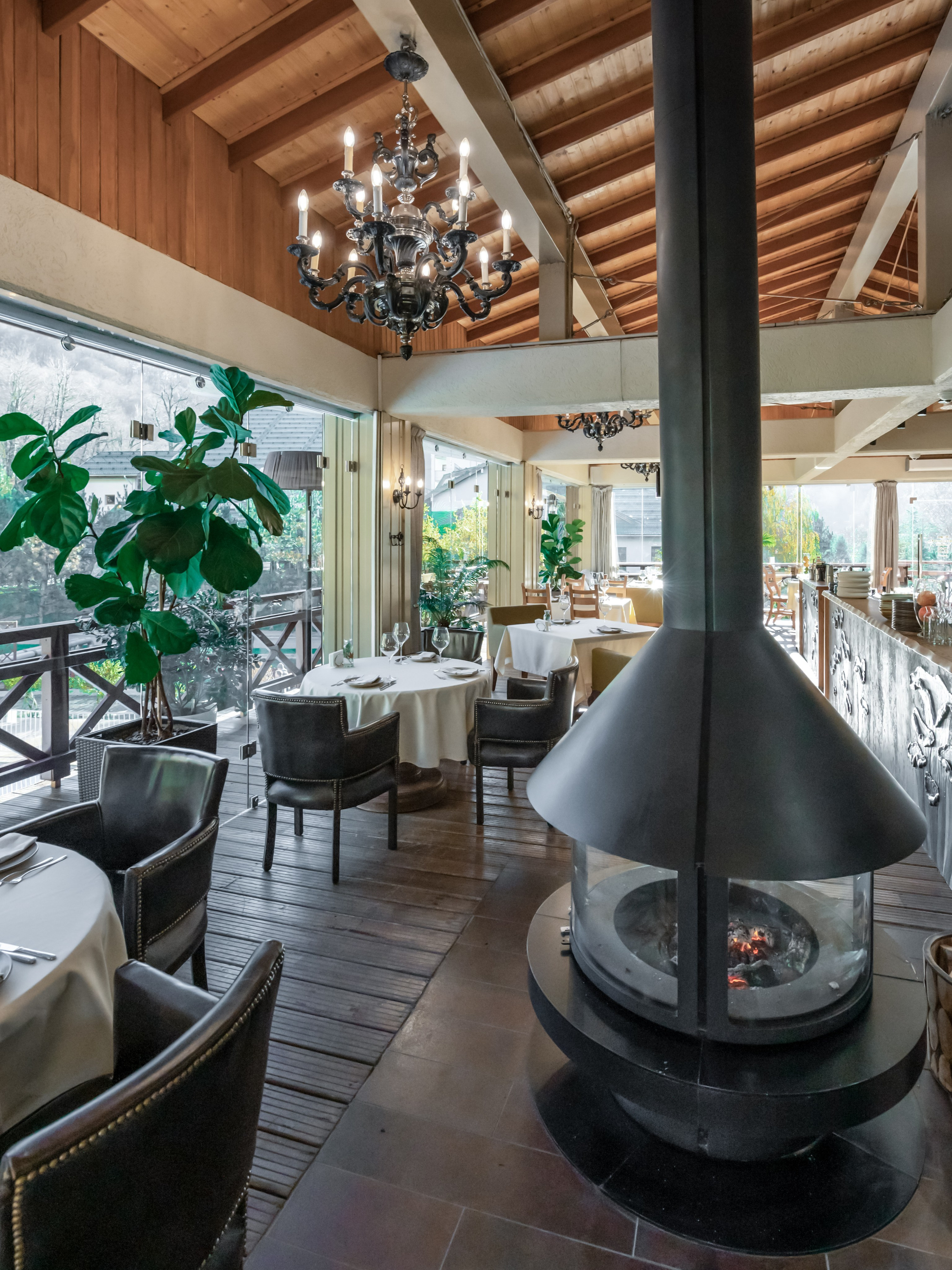 Ресторан «Черная Лисичка» на курорте Газпром Поляна. Репортажный фотограф в Красной Поляне и Сочи Павлюченко Екатерина