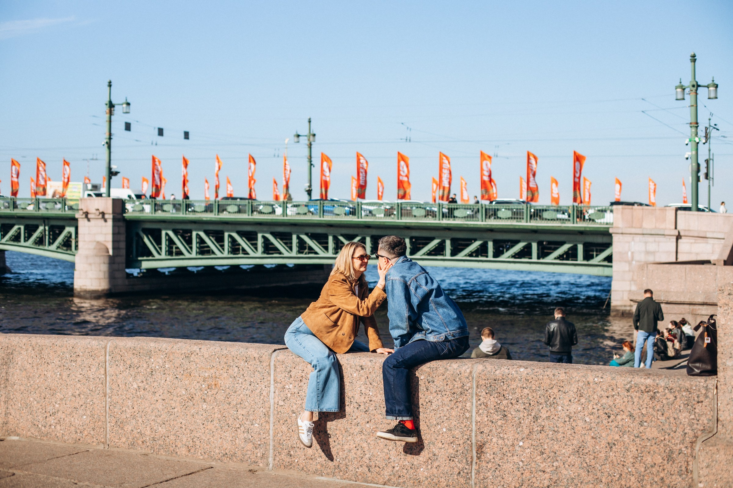 Ирина и Евгений в мае. Фотопрогулка в Петербурге. Индивидуальный и семейный фотограф в Санкт-Петербурге