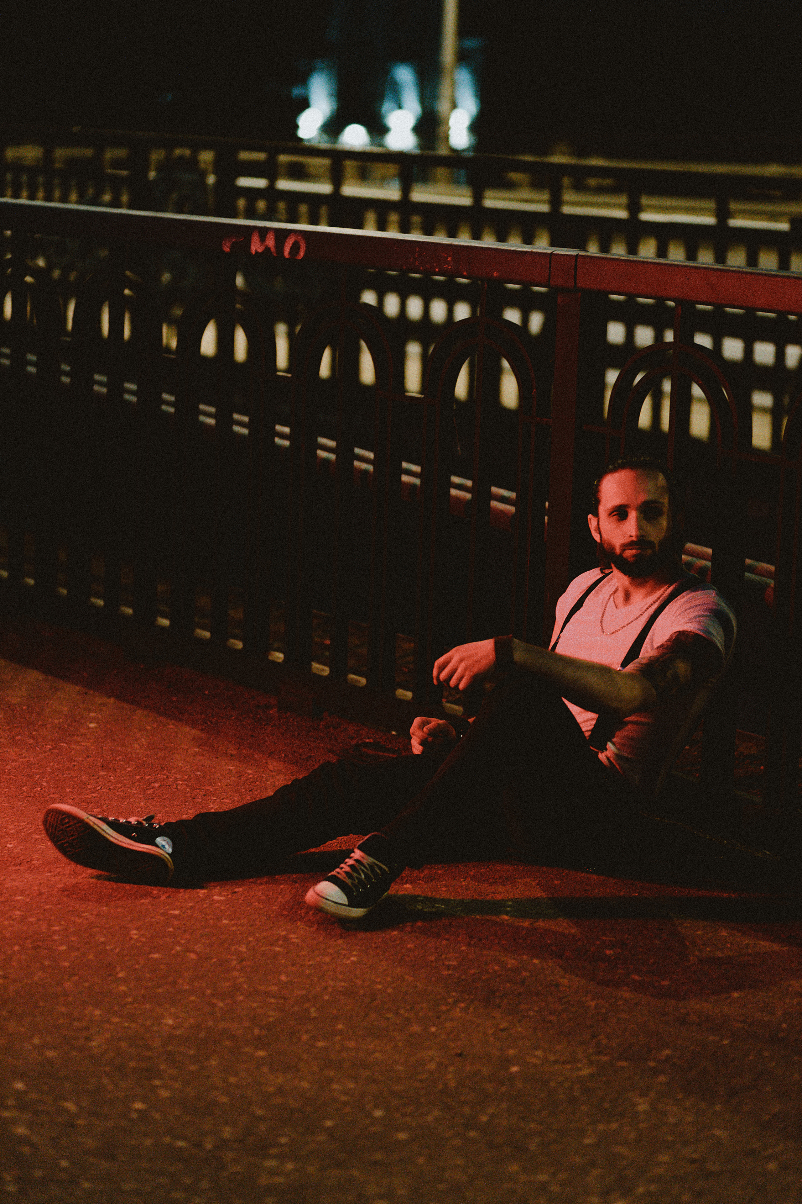 На мосту. Портретный фотограф