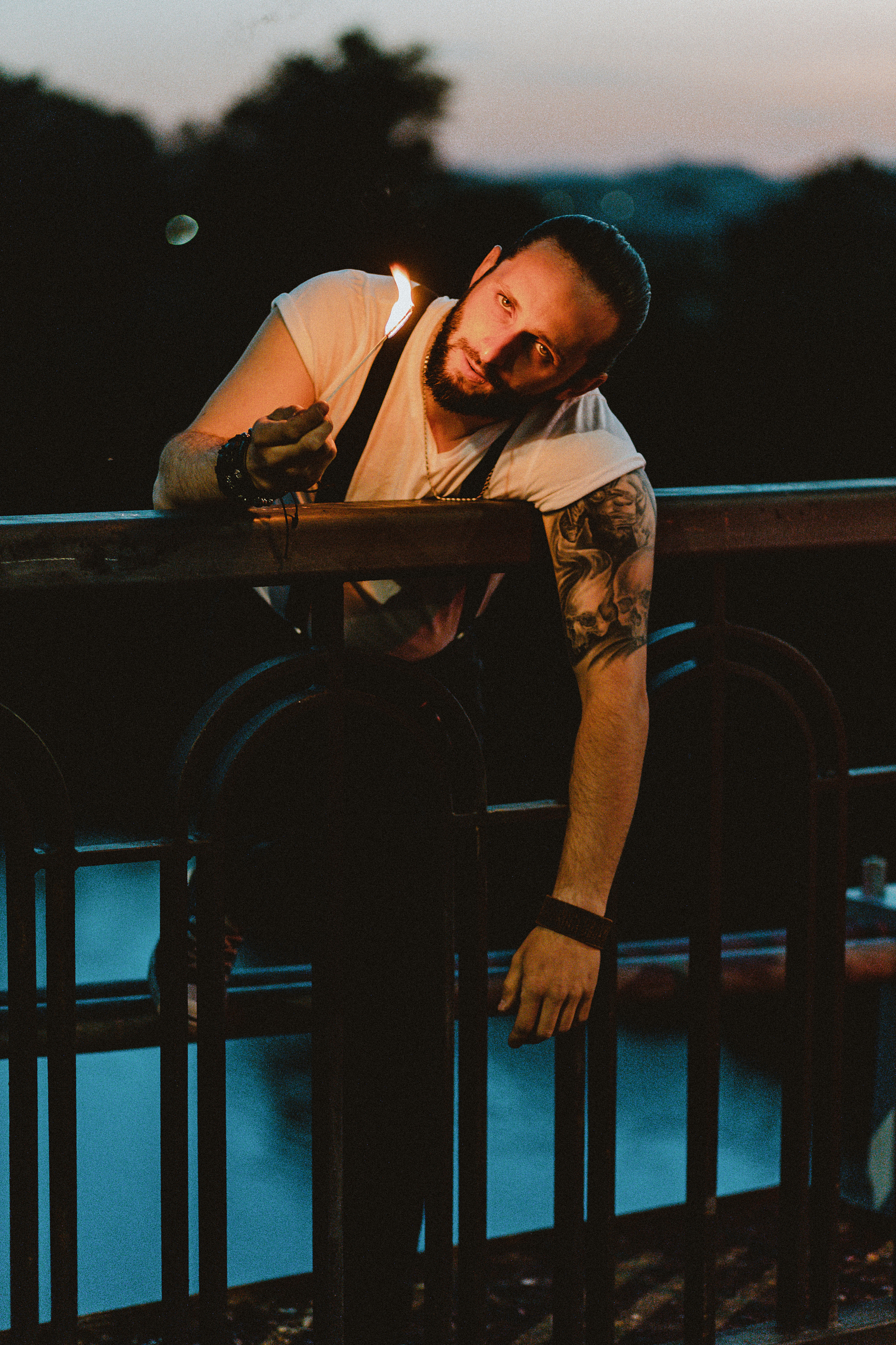 На мосту. Портретный фотограф