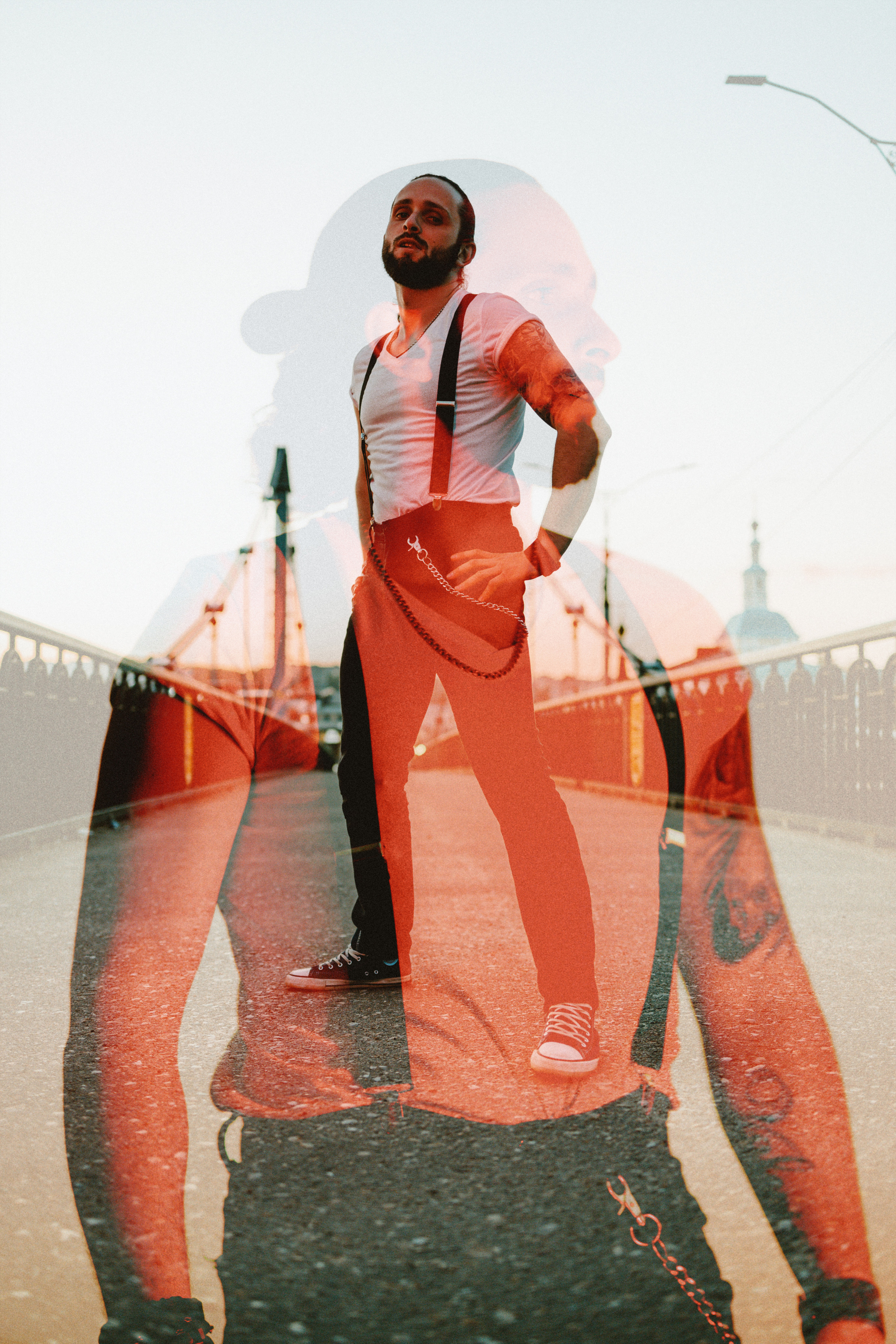 На мосту. Портретный фотограф