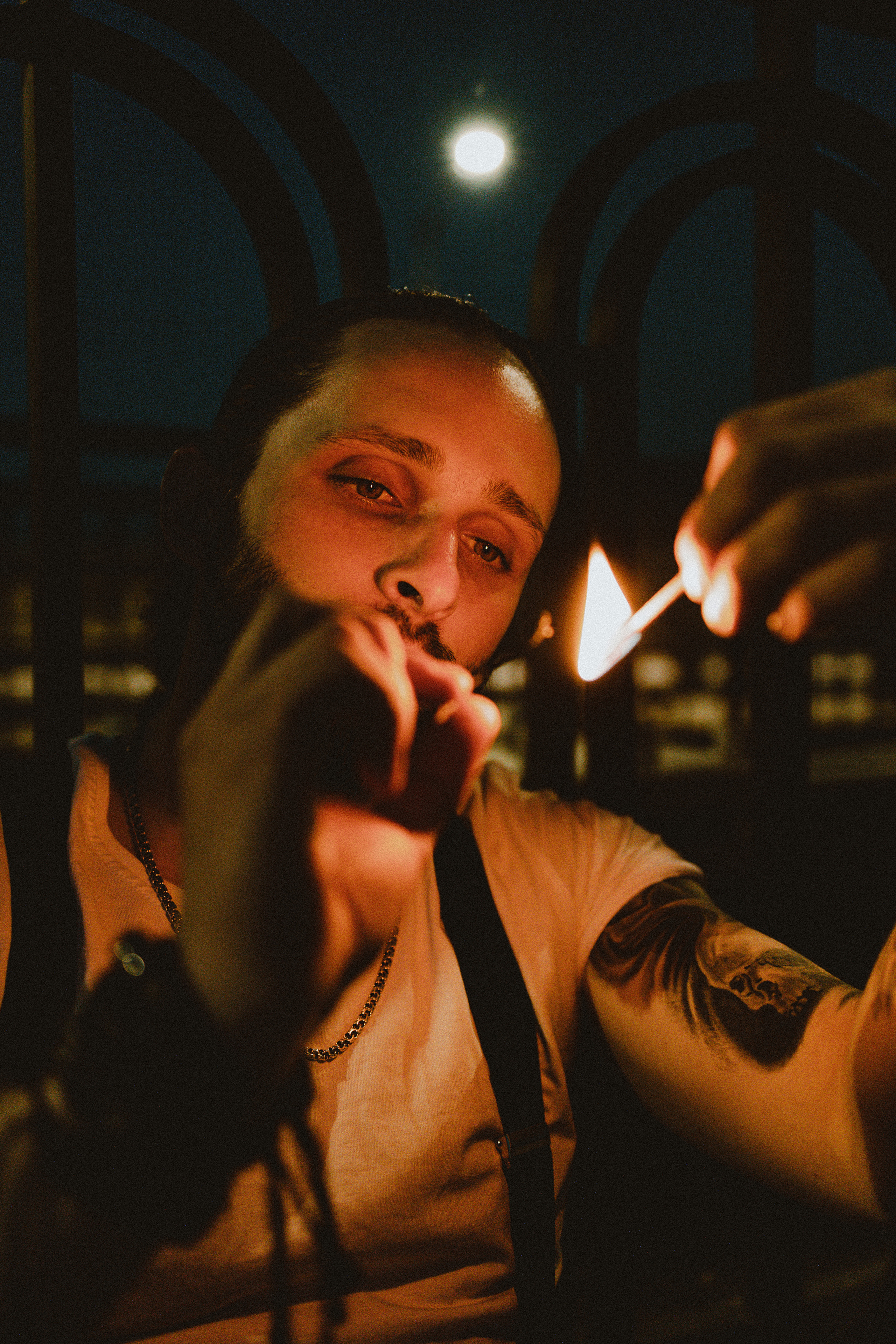 На мосту. Портретный фотограф