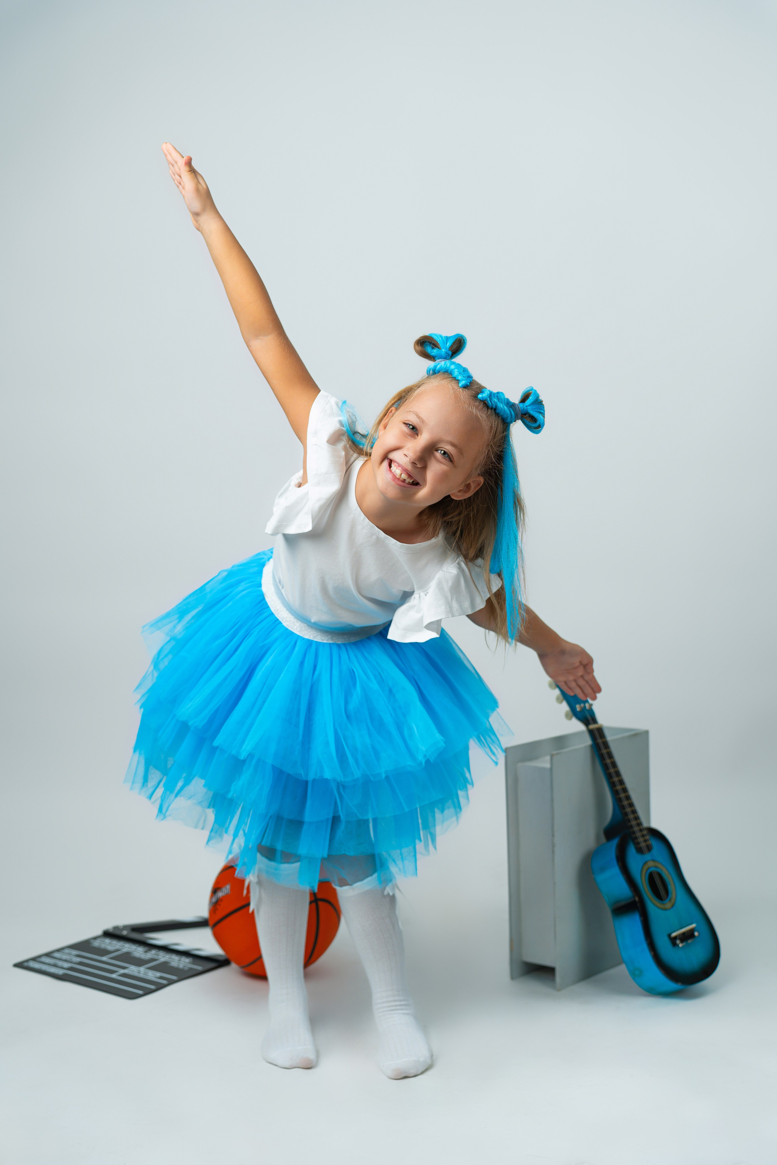 Выпускные альбомы. Akhmadeevmedia.ru