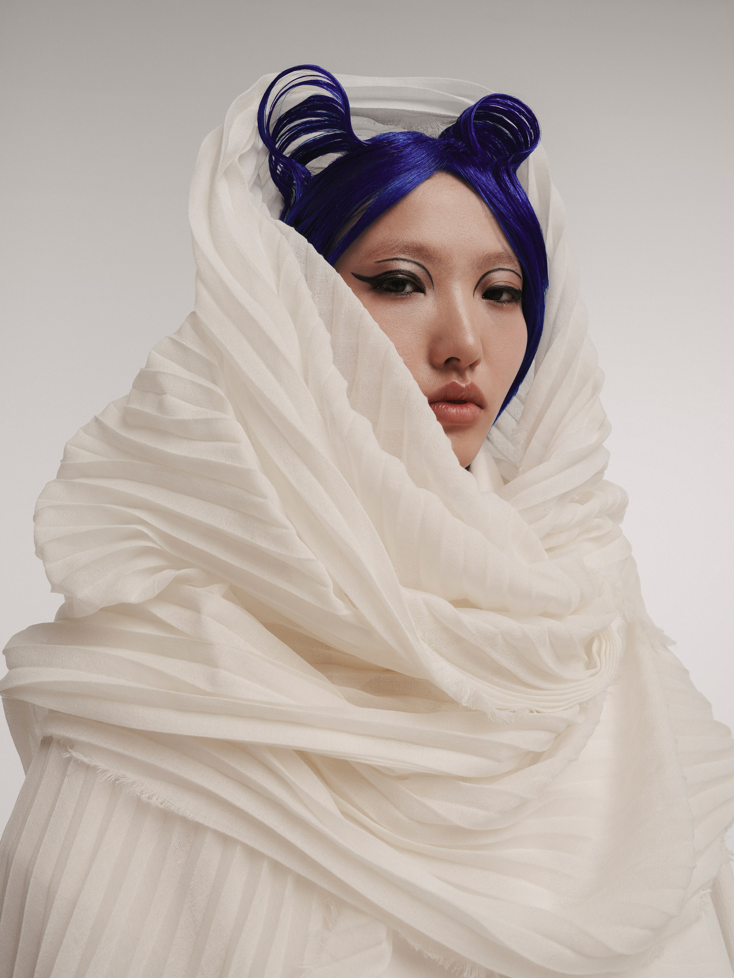 For L’Officiel Singapore. Retoucher Sveta Nestyuk