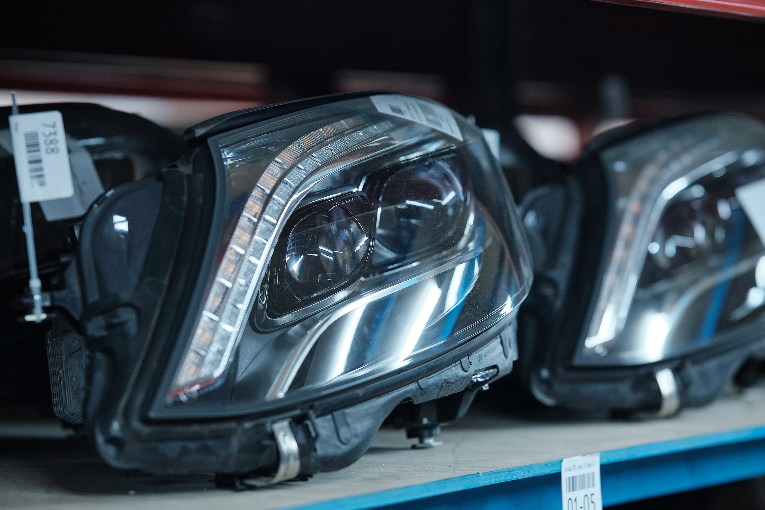 «Передняя фара Mercedes-Benz W213 правая оригинальная запчасть»«Левая LED фара для Mercedes-Benz E-Class W213 с адаптивным освещением»«Запчасть фара Mercedes-Benz S-Class W222 комплектная с блоком управления»«Оригинальная фара Mercedes-Benz GLC X253 правая с LED матрицей»«Передняя фара Mercedes-Benz C-Class W205 левая с дневными ходовыми огнями»«Фара Mercedes-Benz V-Class W447 правая с адаптивным дальним светом»«LED фара Mercedes-Benz GLS X167 левая оригинальная деталь»«Фара Mercedes-Benz A-Class W177 правая для замены, оригинал»«Передняя фара Mercedes-Benz GLE W167 левая с системой MULTIBEAM LED»«Запчасть фара Mercedes-Benz CLA C118 правая с динамическими поворотниками»